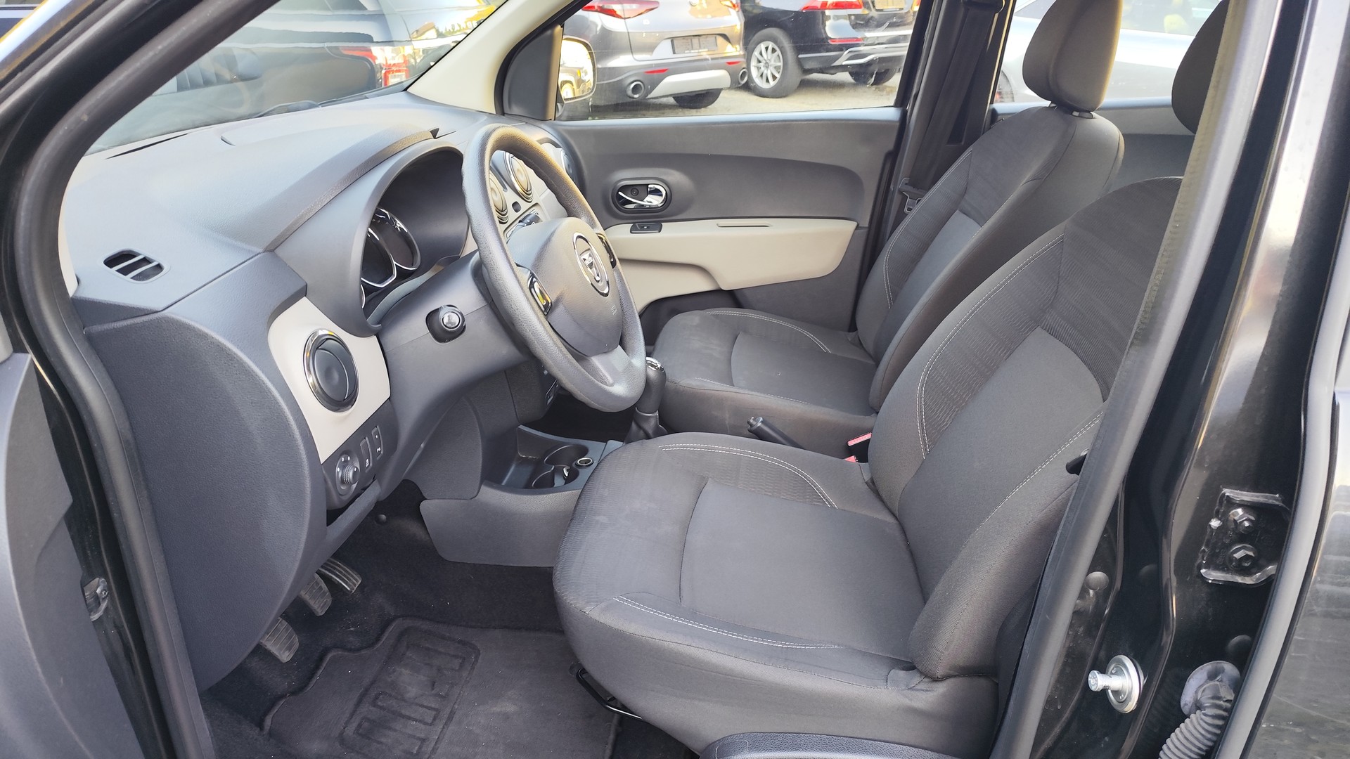 DACIA Lodgy 1.2 Turbo Ambiance 7PL-image-8