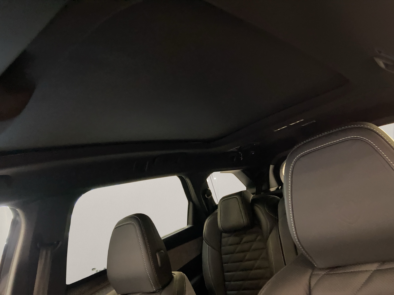 PEUGEOT 5008 1.6 PHEV 225 GT Exclusive-image-14
