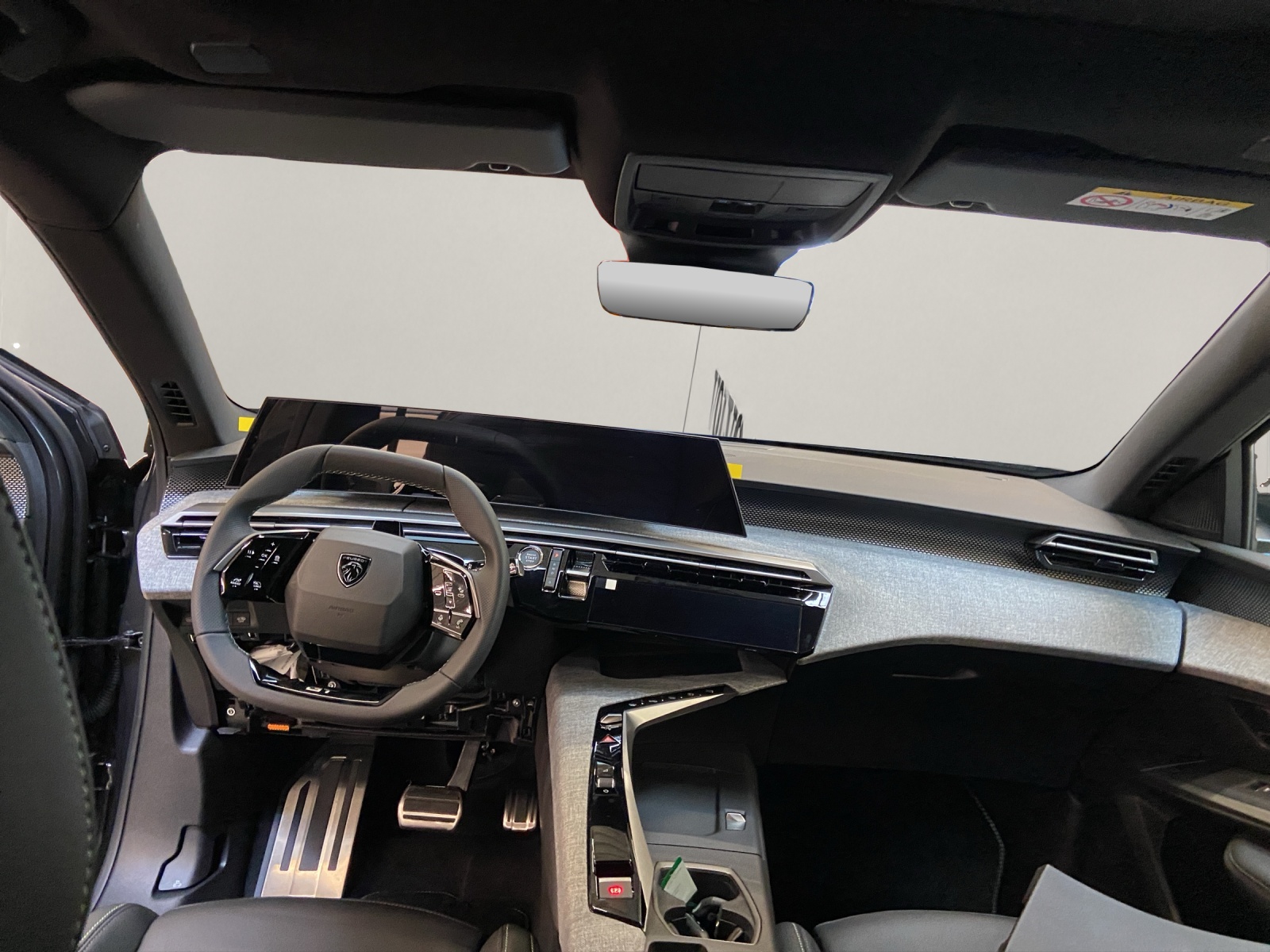 PEUGEOT 5008 1.6 PHEV 225 GT Exclusive-image-5