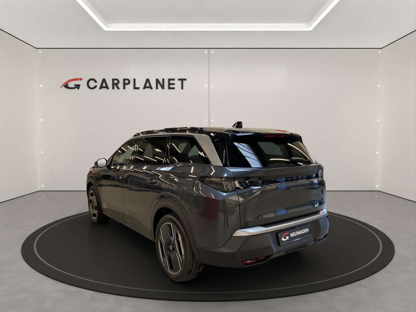 PEUGEOT 5008 1.6 PHEV 225 GT Exclusive-image-3