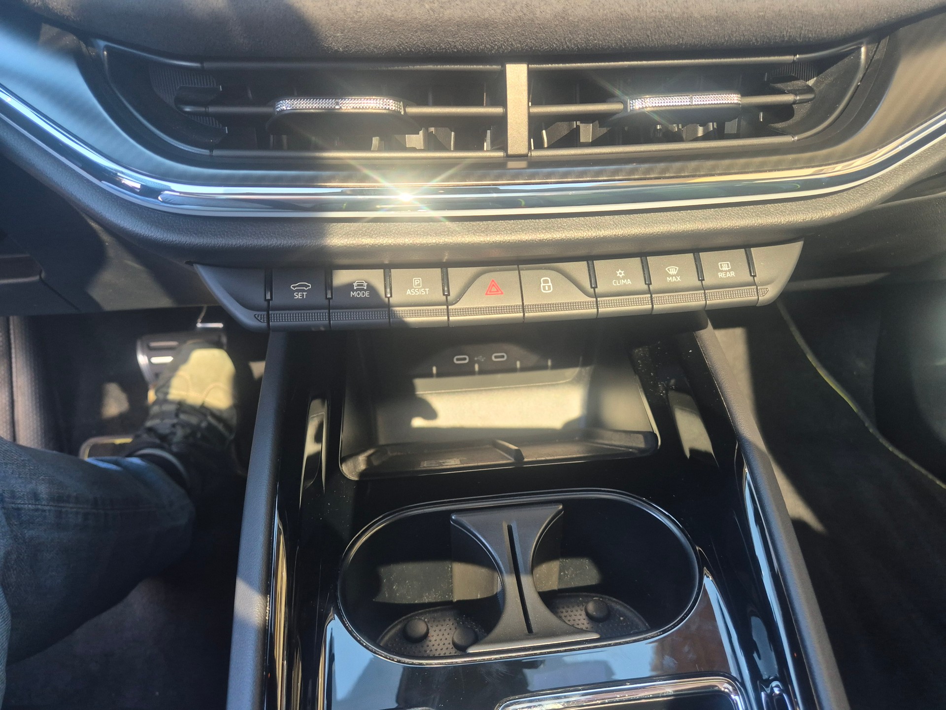 SKODA Enyaq Coupé RS iV 4x4-image-8