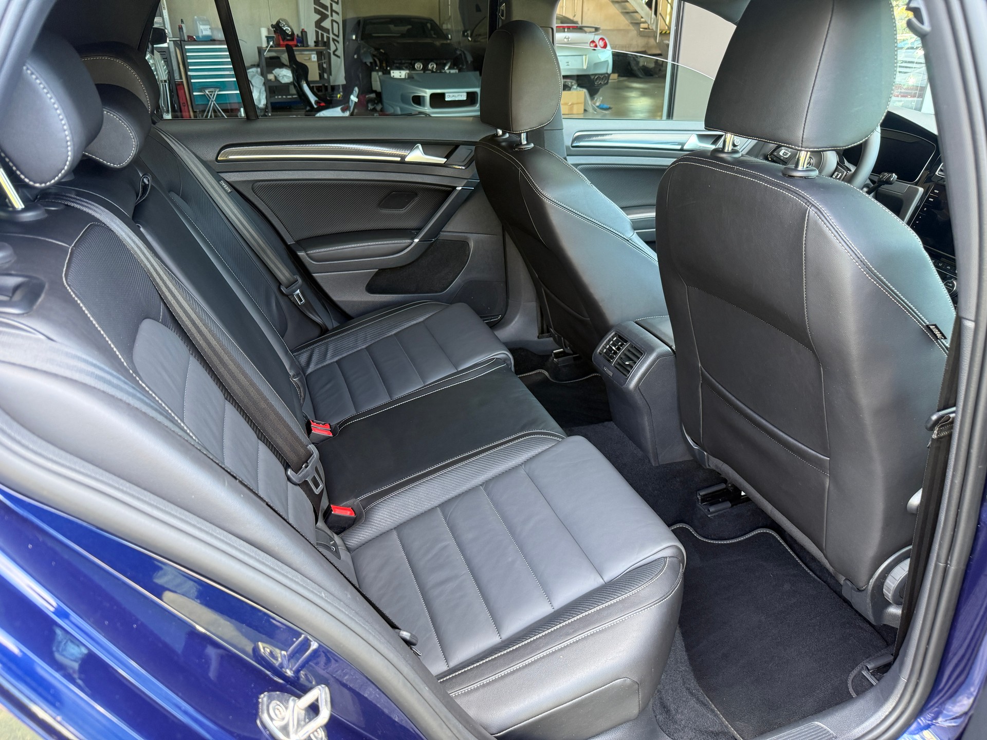 VW Golf 2.0 TSI R 4Motion DSG - Mystic Blue Pearl-image-11