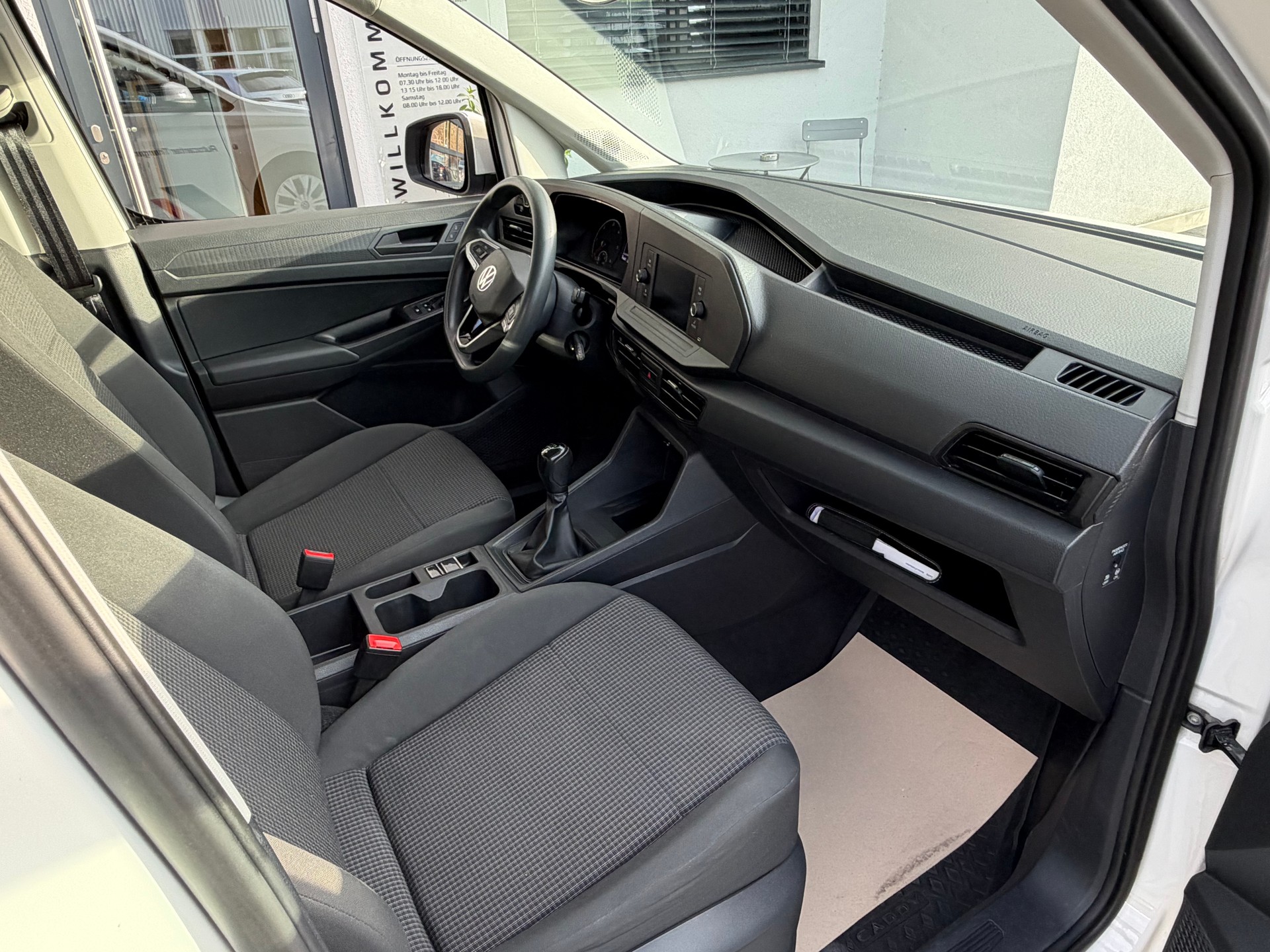VW Caddy Cargo 2.0TDI Maxi 4Motion-image-10