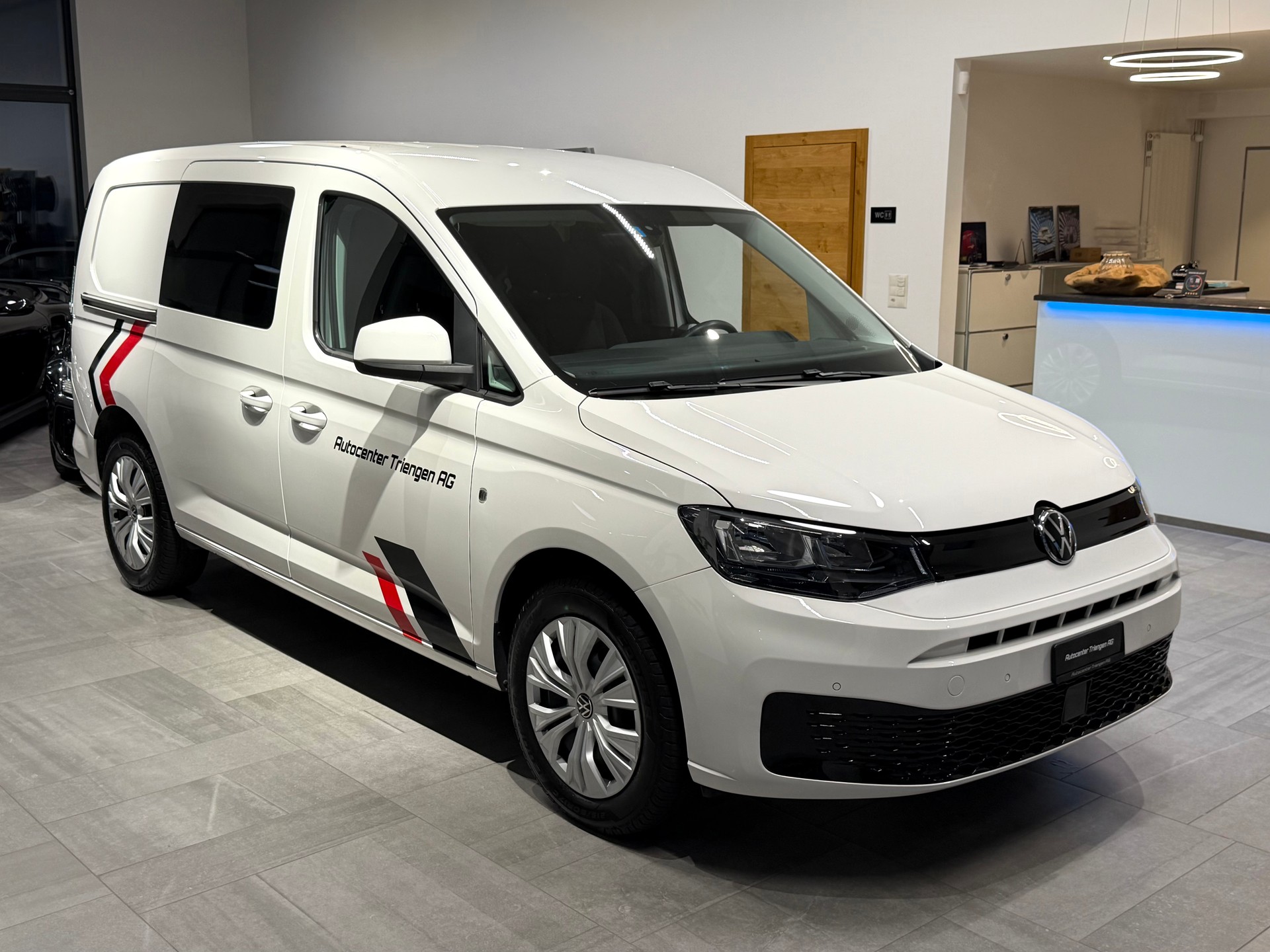 VW Caddy Cargo 2.0TDI Maxi 4Motion-image-15