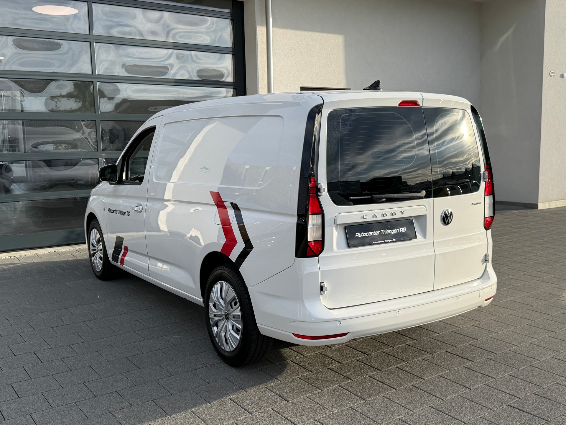 VW Caddy Cargo 2.0TDI Maxi 4Motion-image-8