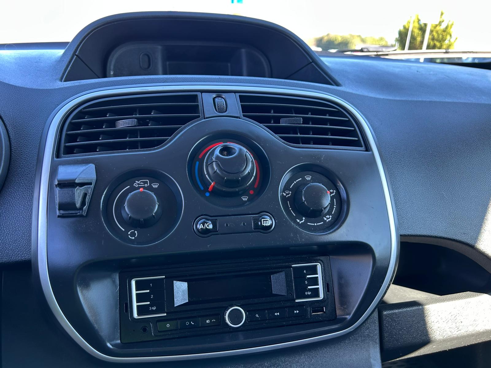 RENAULT Kangoo Maxi dCi 115 ENERGY Business 2 Pl./2 pl.-image-28