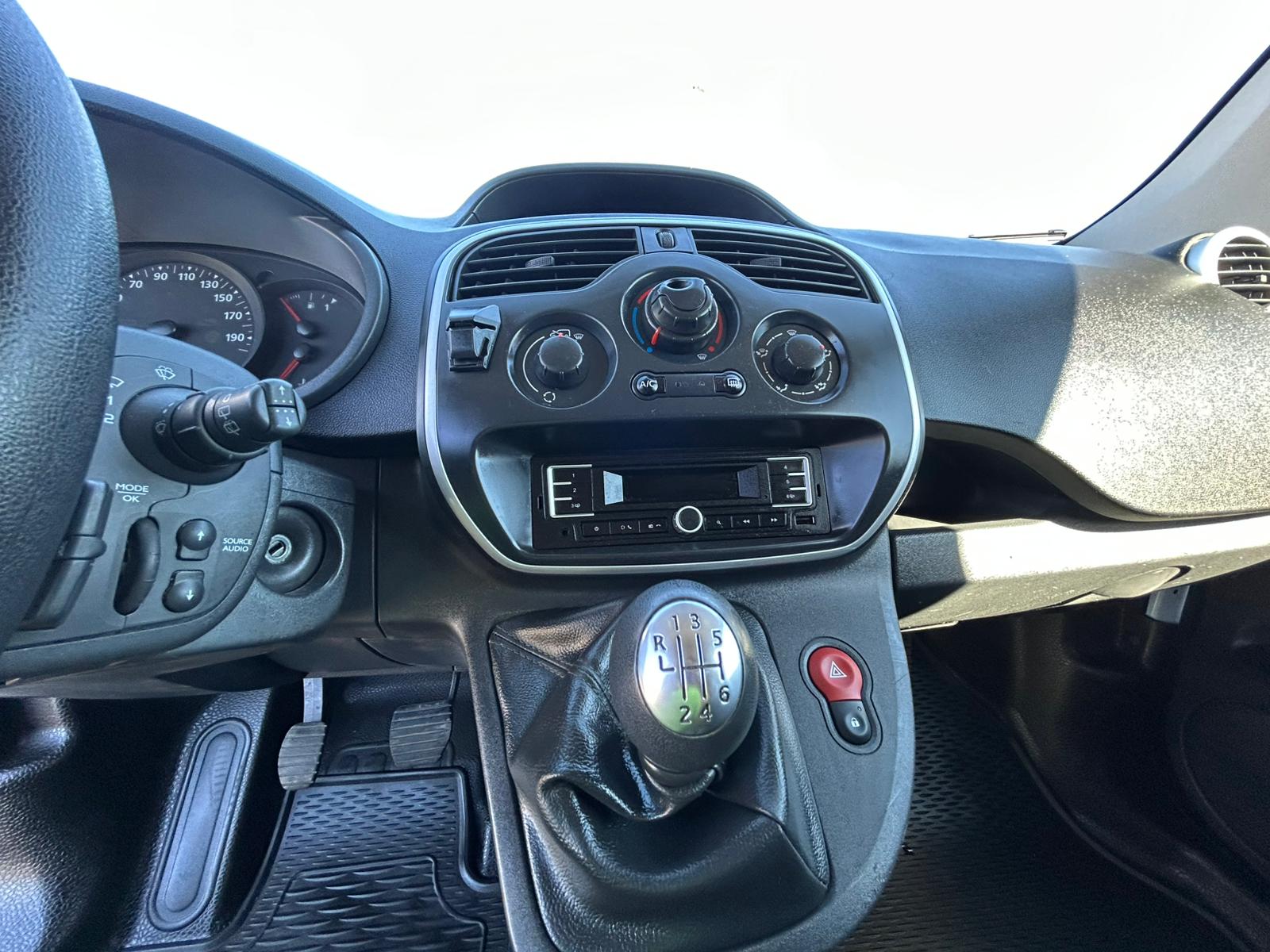 RENAULT Kangoo Maxi dCi 115 ENERGY Business 2 Pl./2 pl.-image-29