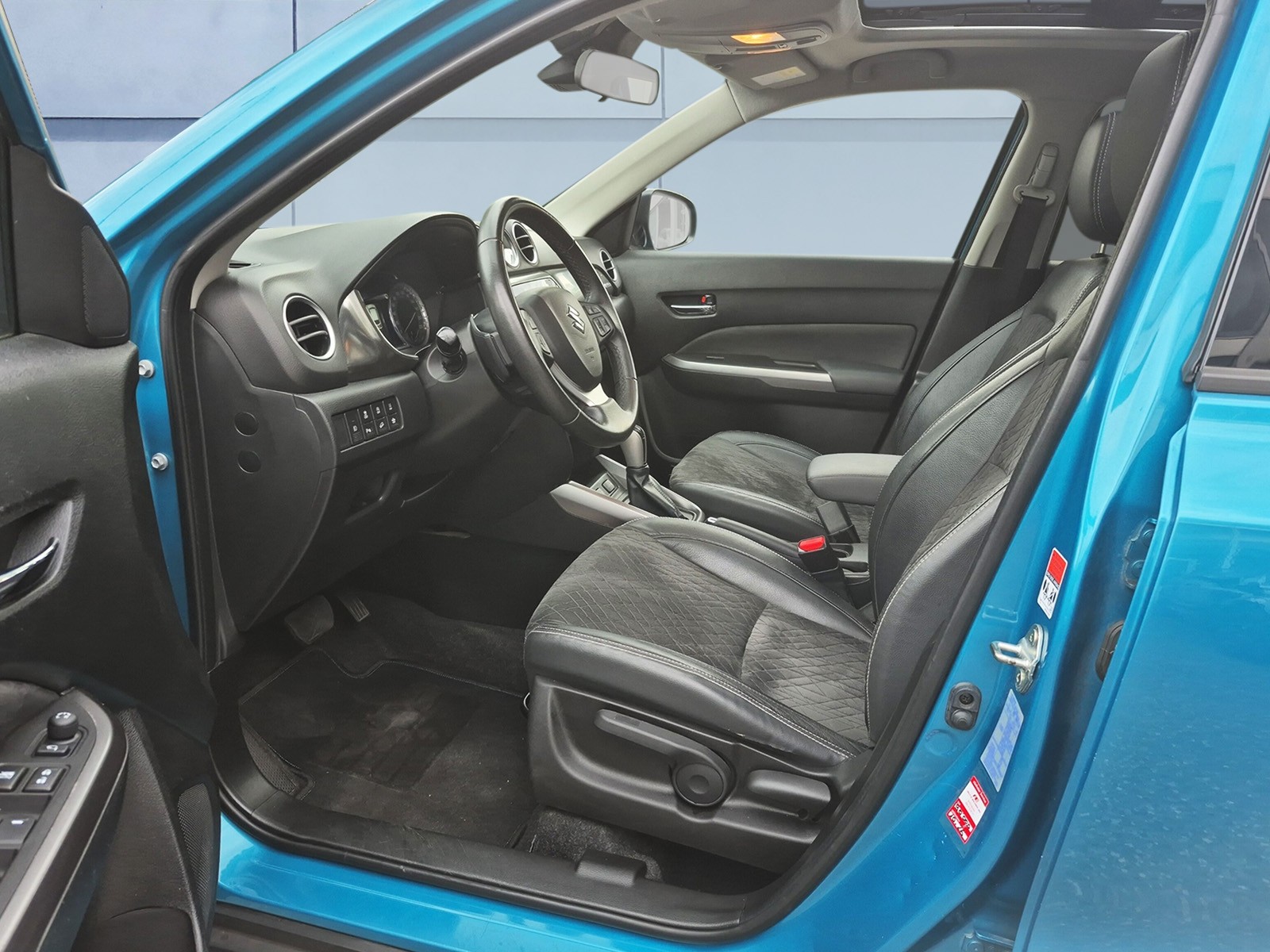 SUZUKI Vitara 1.4 T Compact+ 4x4-image-9