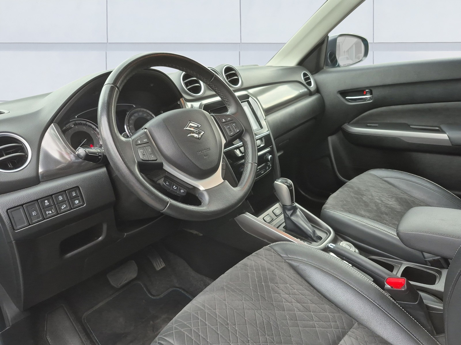 SUZUKI Vitara 1.4 T Compact+ 4x4-image-10