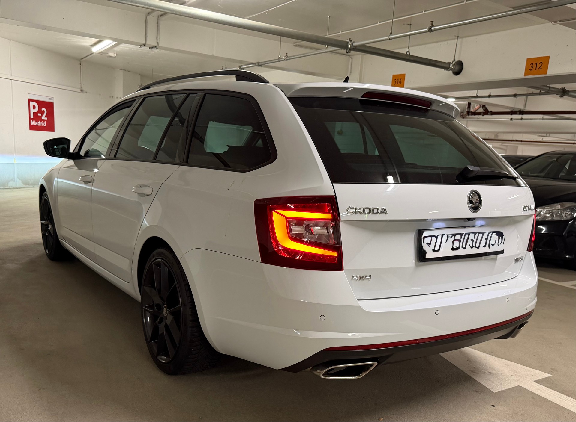 SKODA 2.0 TDI 184 4x4 DSG-image-2
