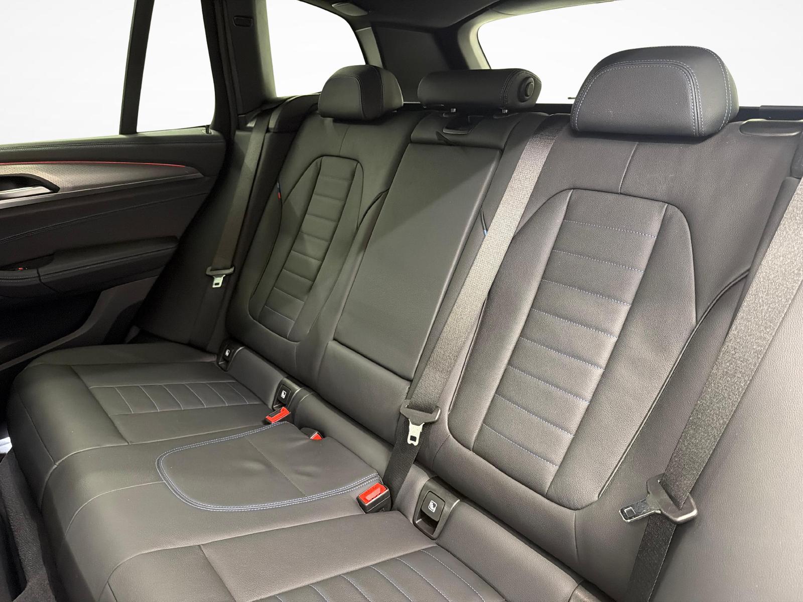BMW X3 30i xDrive-image-18