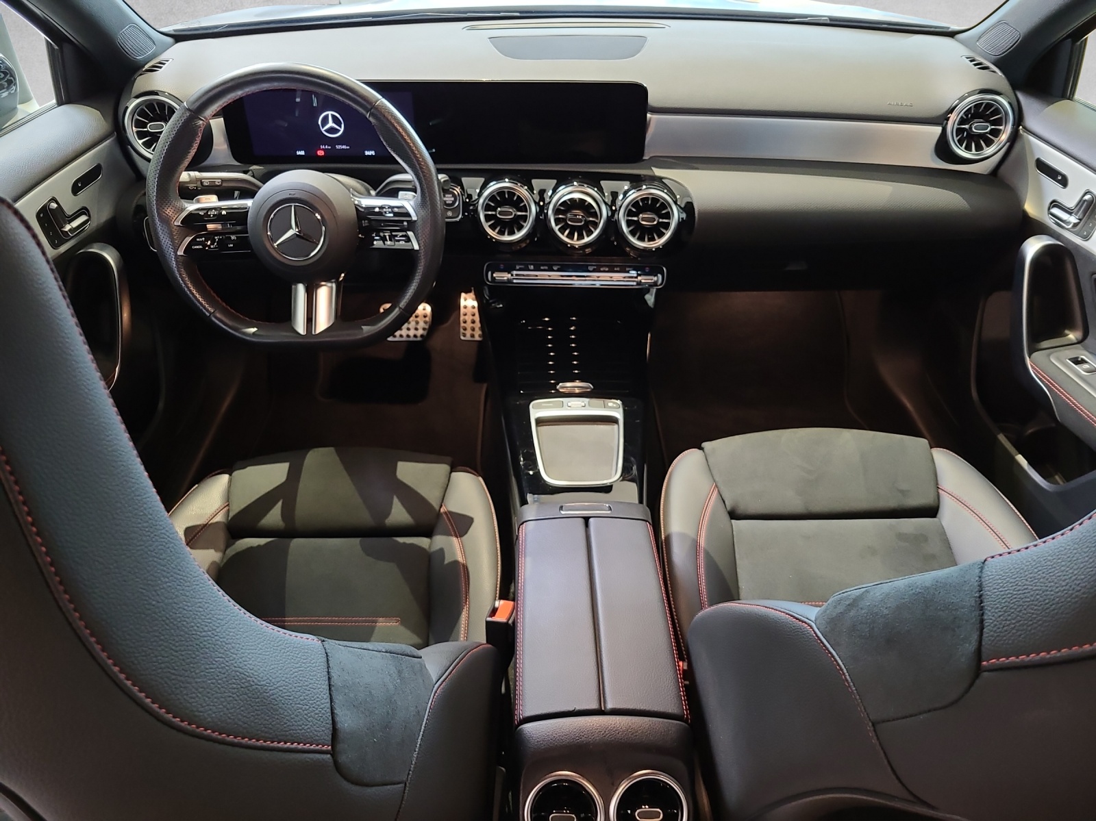 MERCEDES-BENZ A 250 AMG Line 4M W177-image-3