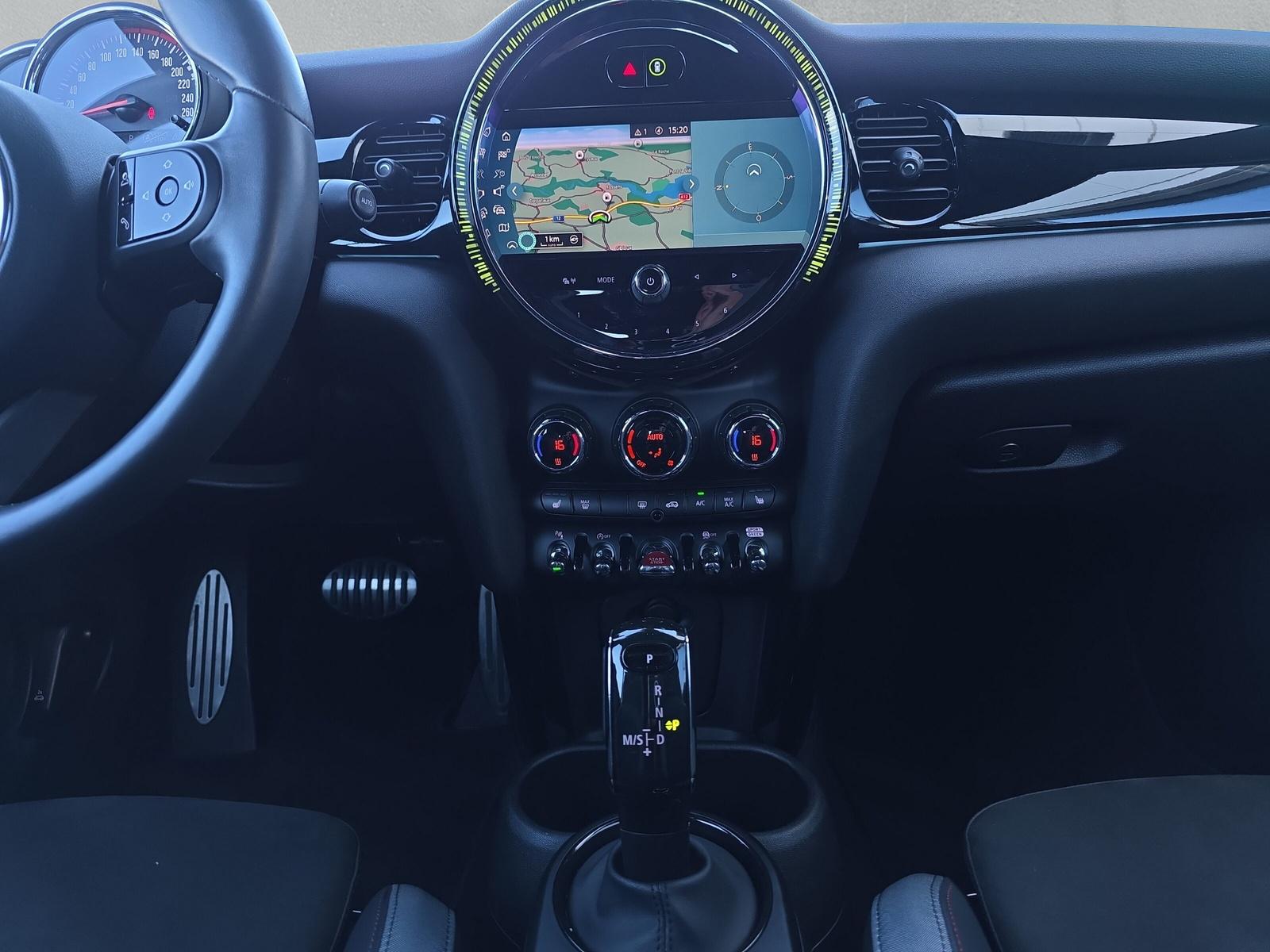 MINI John Cooper Works Cabrio F57 2.0i (CH)-image-16