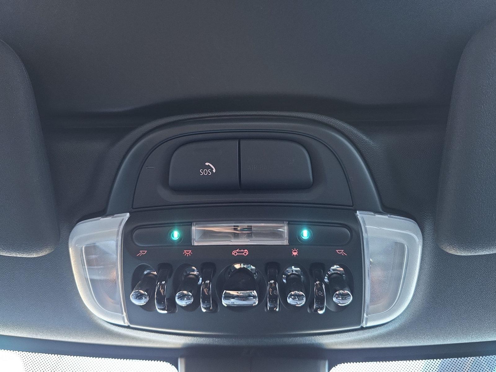 MINI John Cooper Works Cabrio F57 2.0i (CH)-image-24