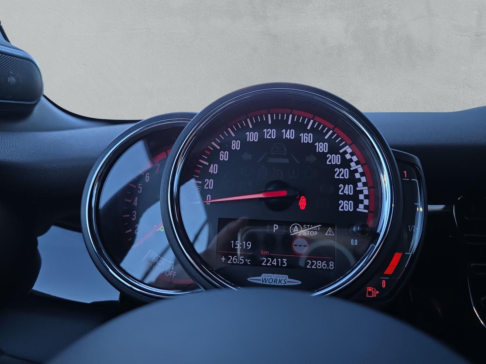 MINI John Cooper Works Cabrio F57 2.0i (CH)-image-23