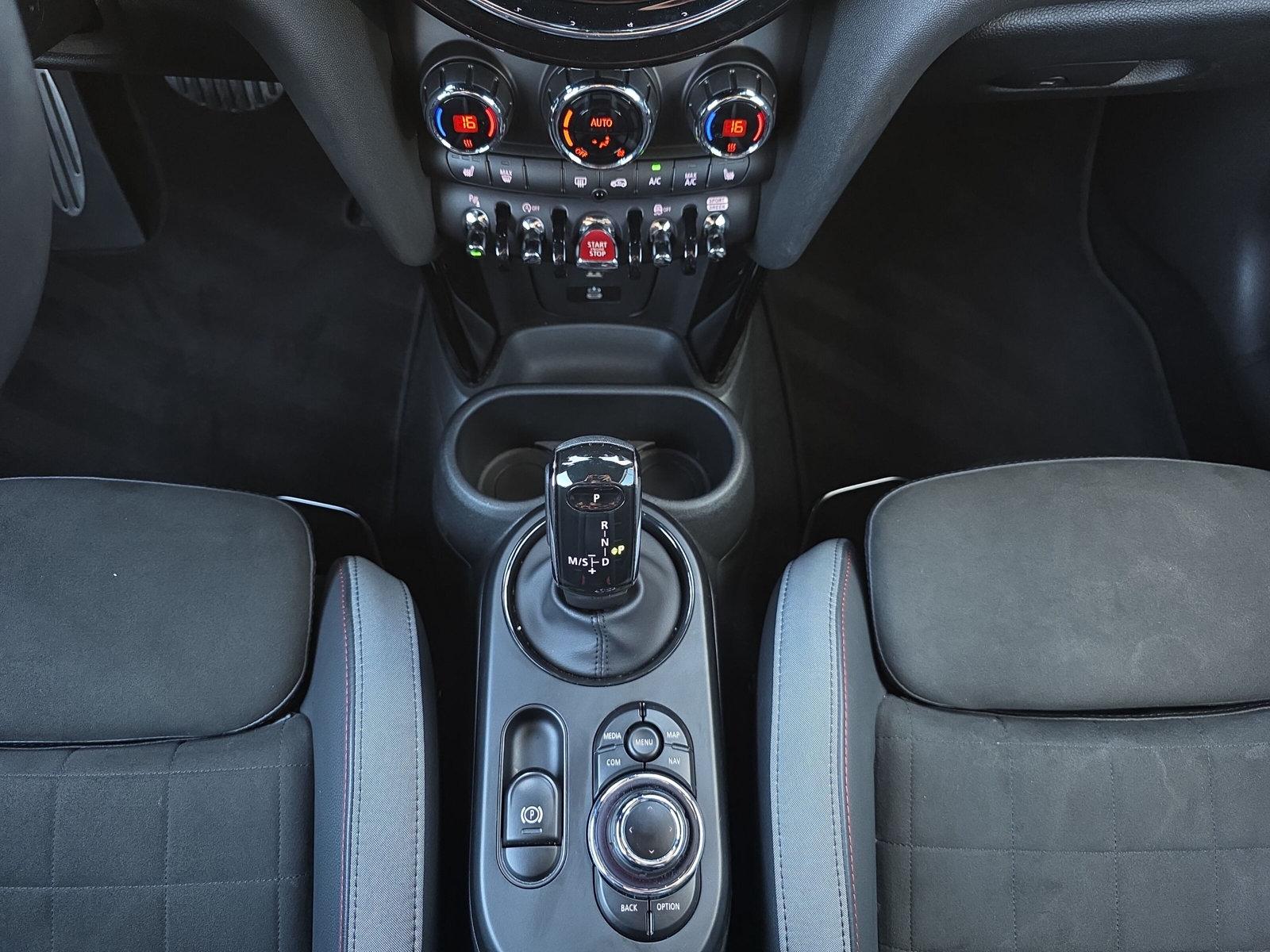 MINI John Cooper Works Cabrio F57 2.0i (CH)-image-25