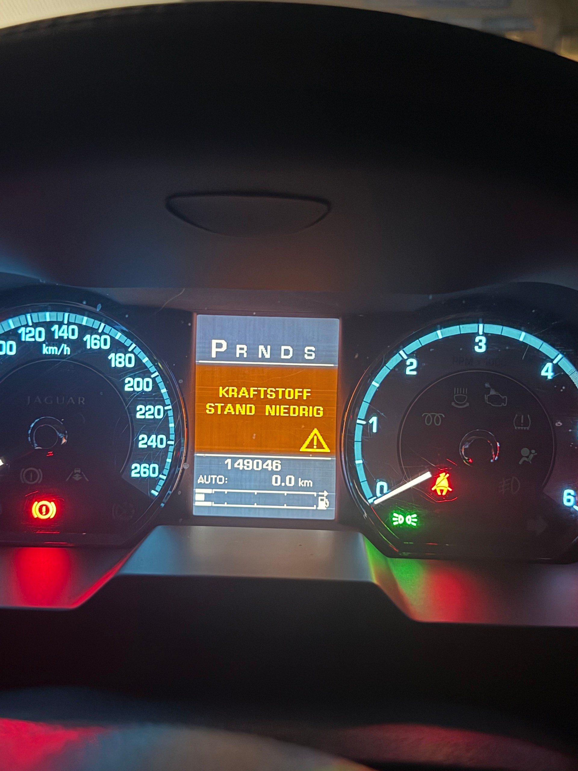 JAGUAR XF 3.0d V6 Prem. Luxury-image-11