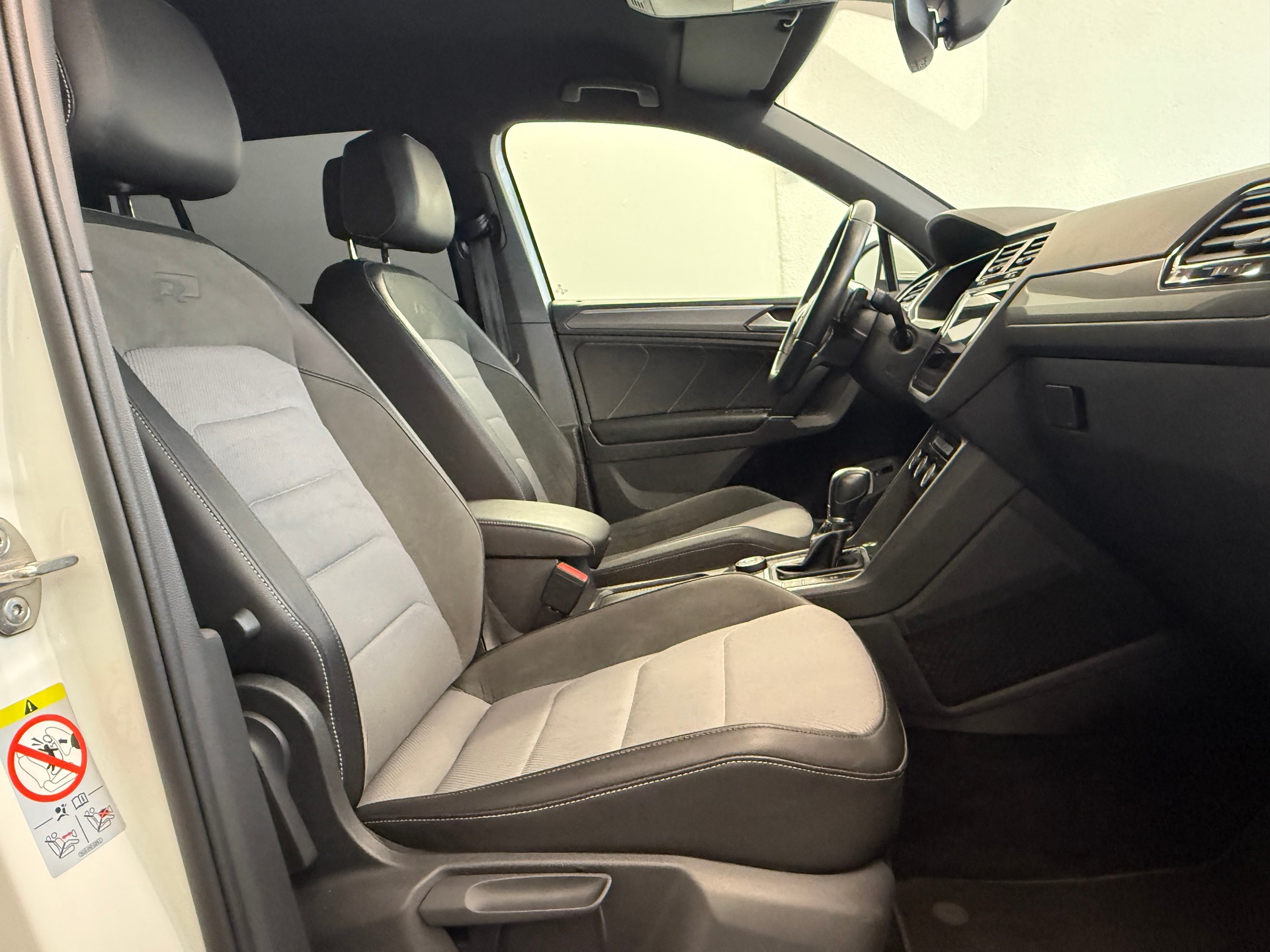VW Tiguan 2.0TSI R-Line 4Motion DSG Ab 220.- pro Monat-image-11