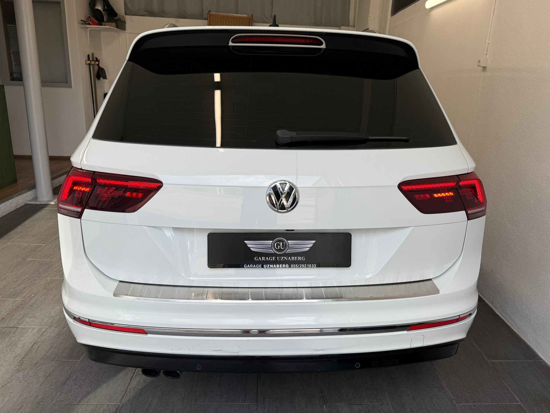 VW Tiguan 2.0TSI R-Line 4Motion DSG Ab 220.- pro Monat-image-3