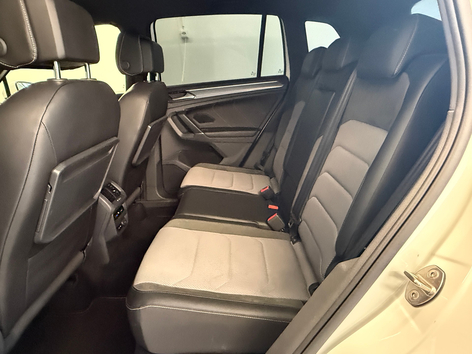VW Tiguan 2.0TSI R-Line 4Motion DSG Ab 220.- pro Monat-image-10