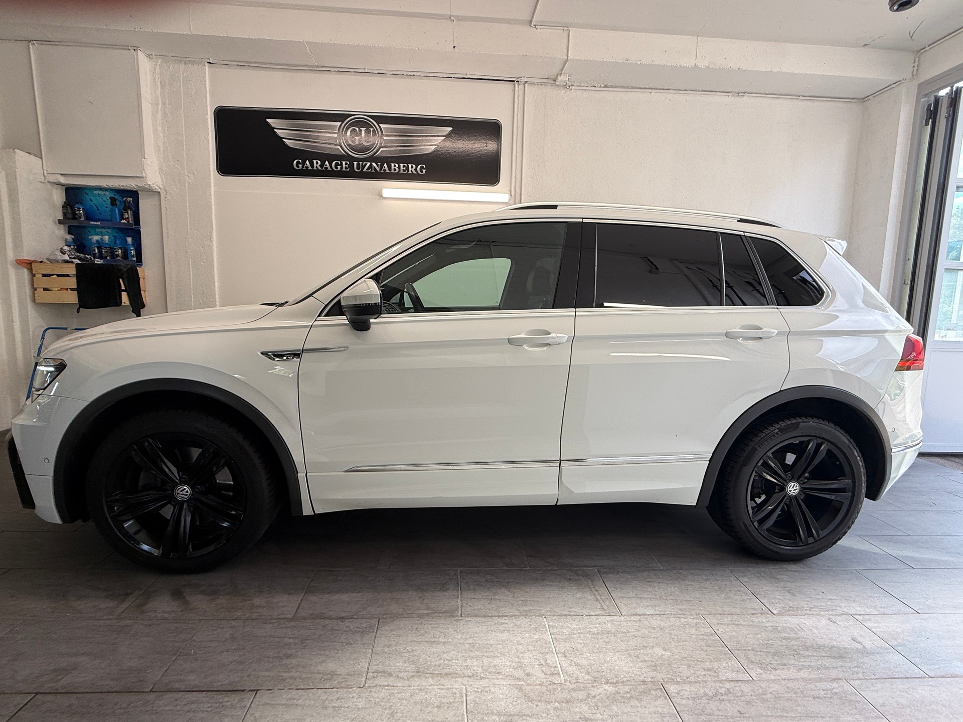 VW Tiguan 2.0TSI R-Line 4Motion DSG Ab 220.- pro Monat-image-1