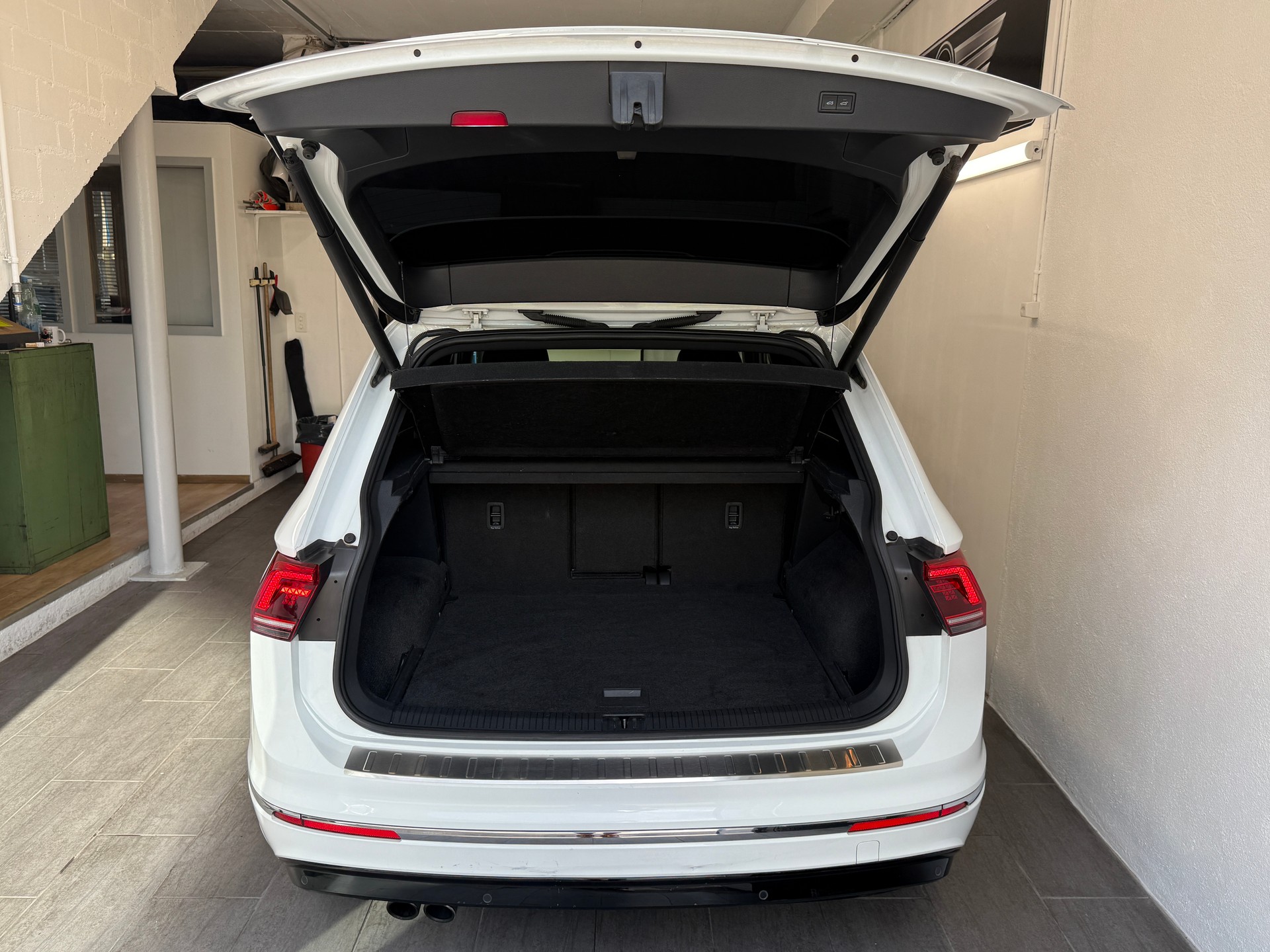 VW Tiguan 2.0TSI R-Line 4Motion DSG Ab 220.- pro Monat-image-8