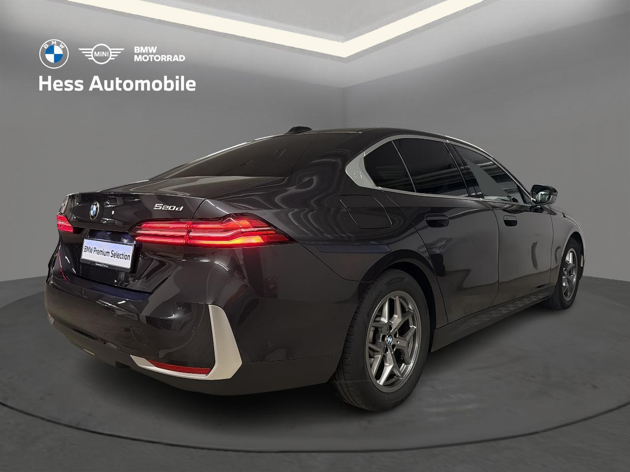 BMW 520d xDrive Limousine-image-3