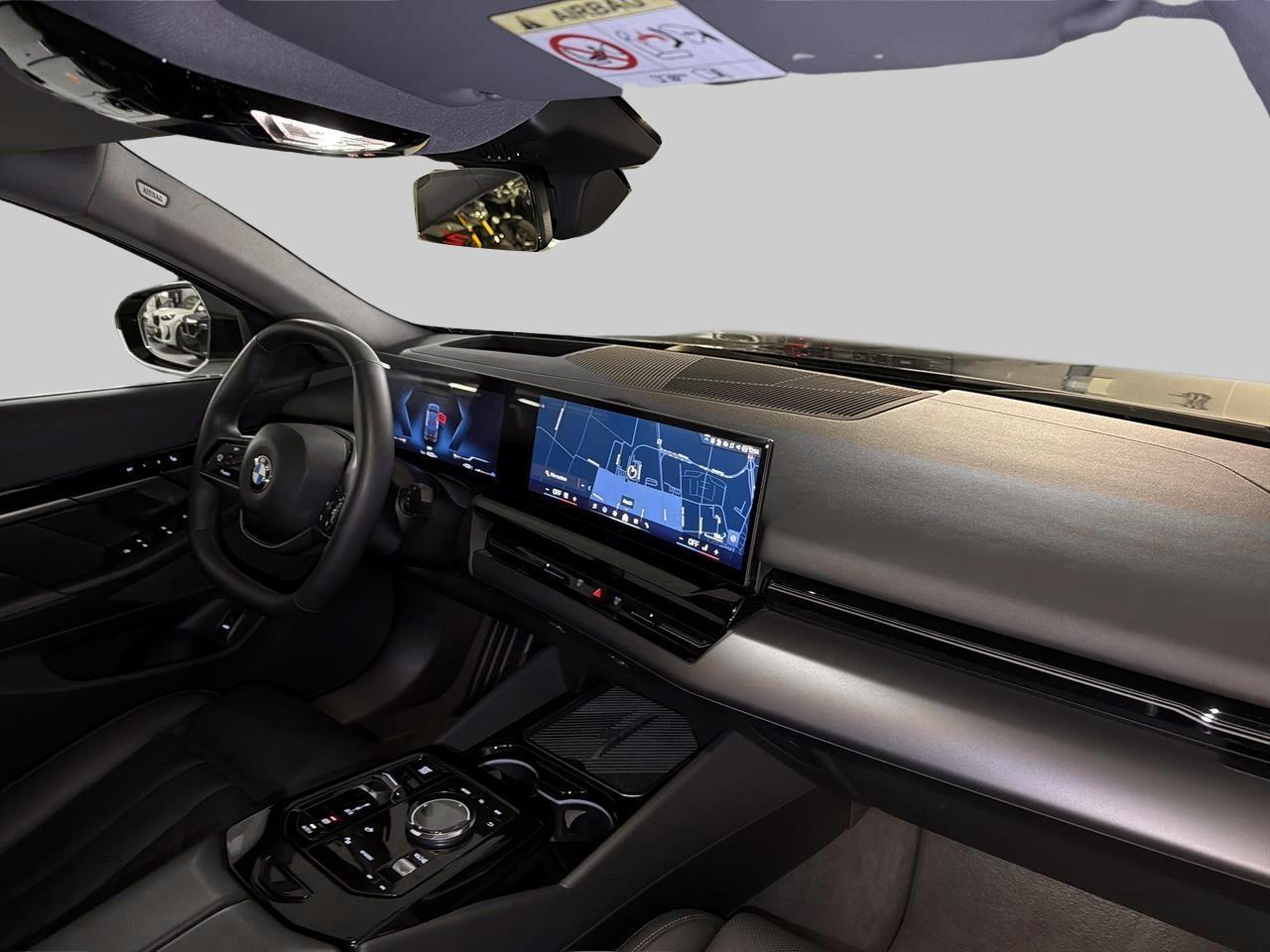 BMW 520d xDrive Limousine-image-11