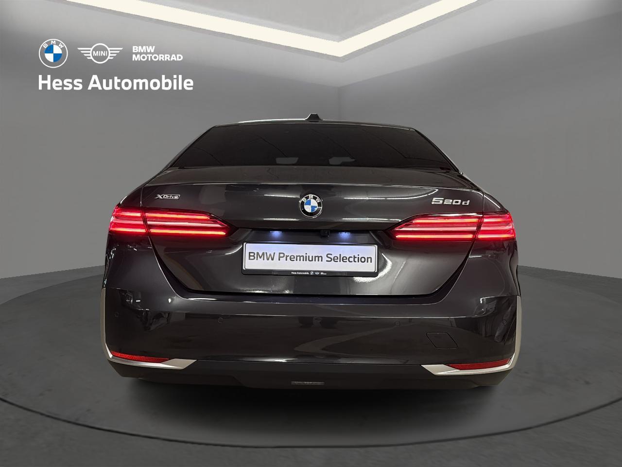BMW 520d xDrive Limousine-image-8