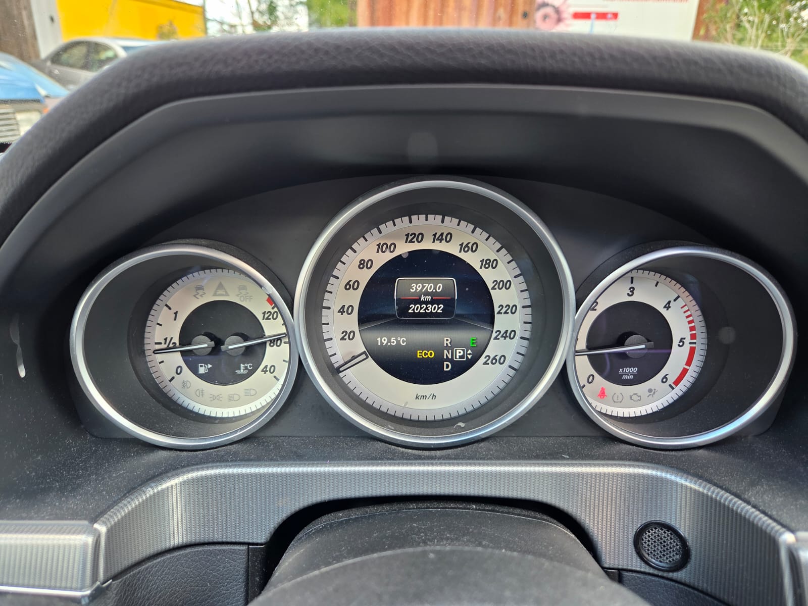 MERCEDES-BENZ E 250 CDI Elégance 4Matic 7G-Tronic-image-13