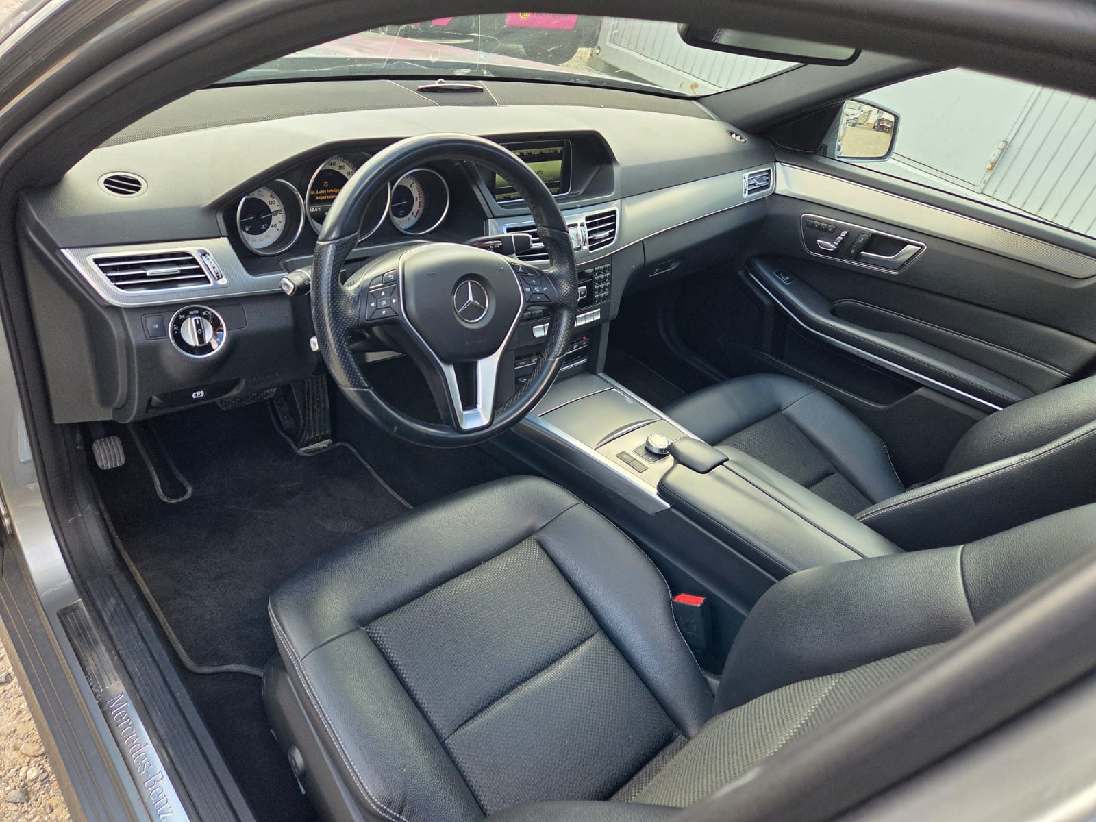 MERCEDES-BENZ E 250 CDI Elégance 4Matic 7G-Tronic-image-8