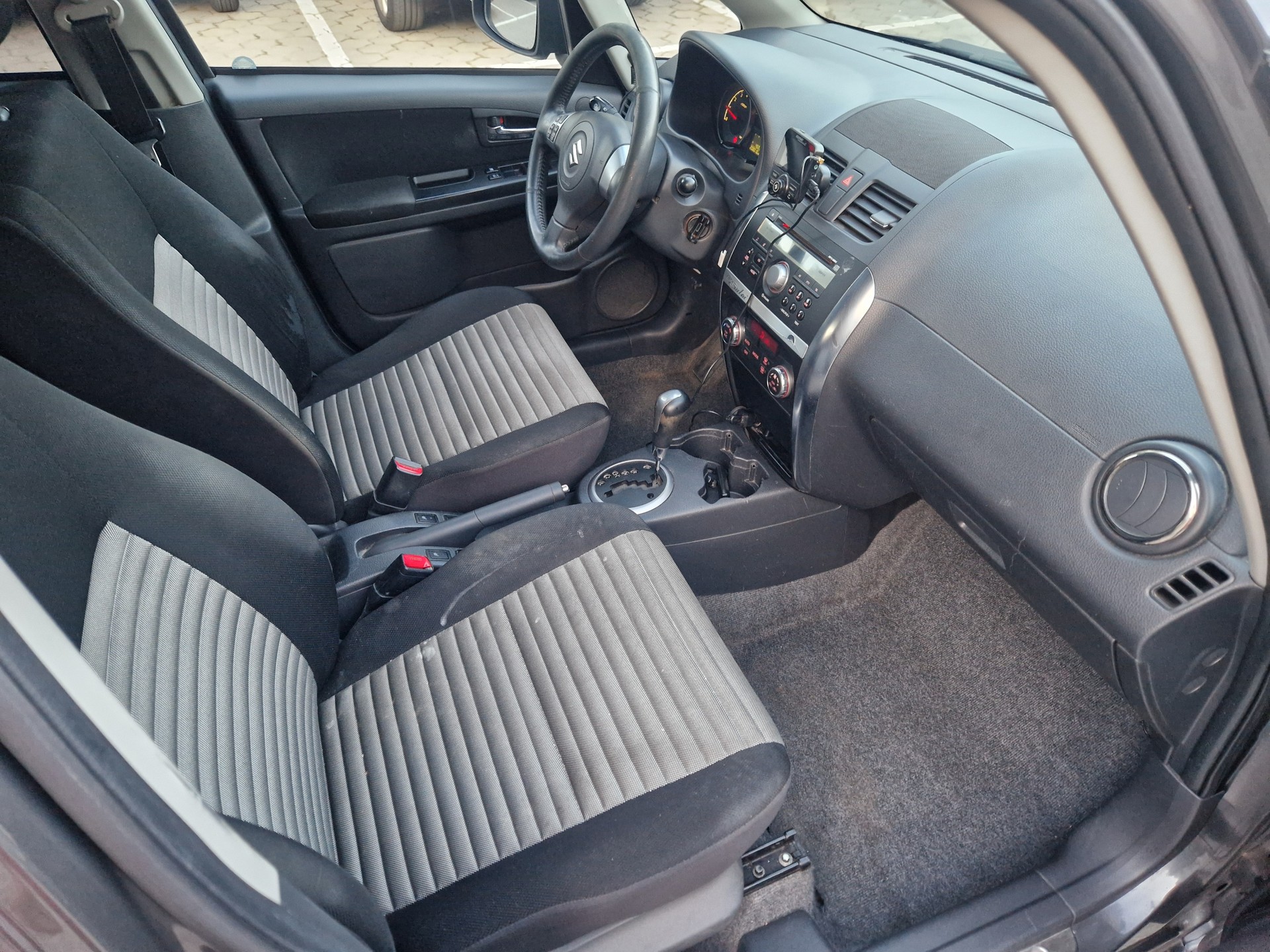 SUZUKI SX4 1.6 16V GL Top 4WD Automatic-image-10