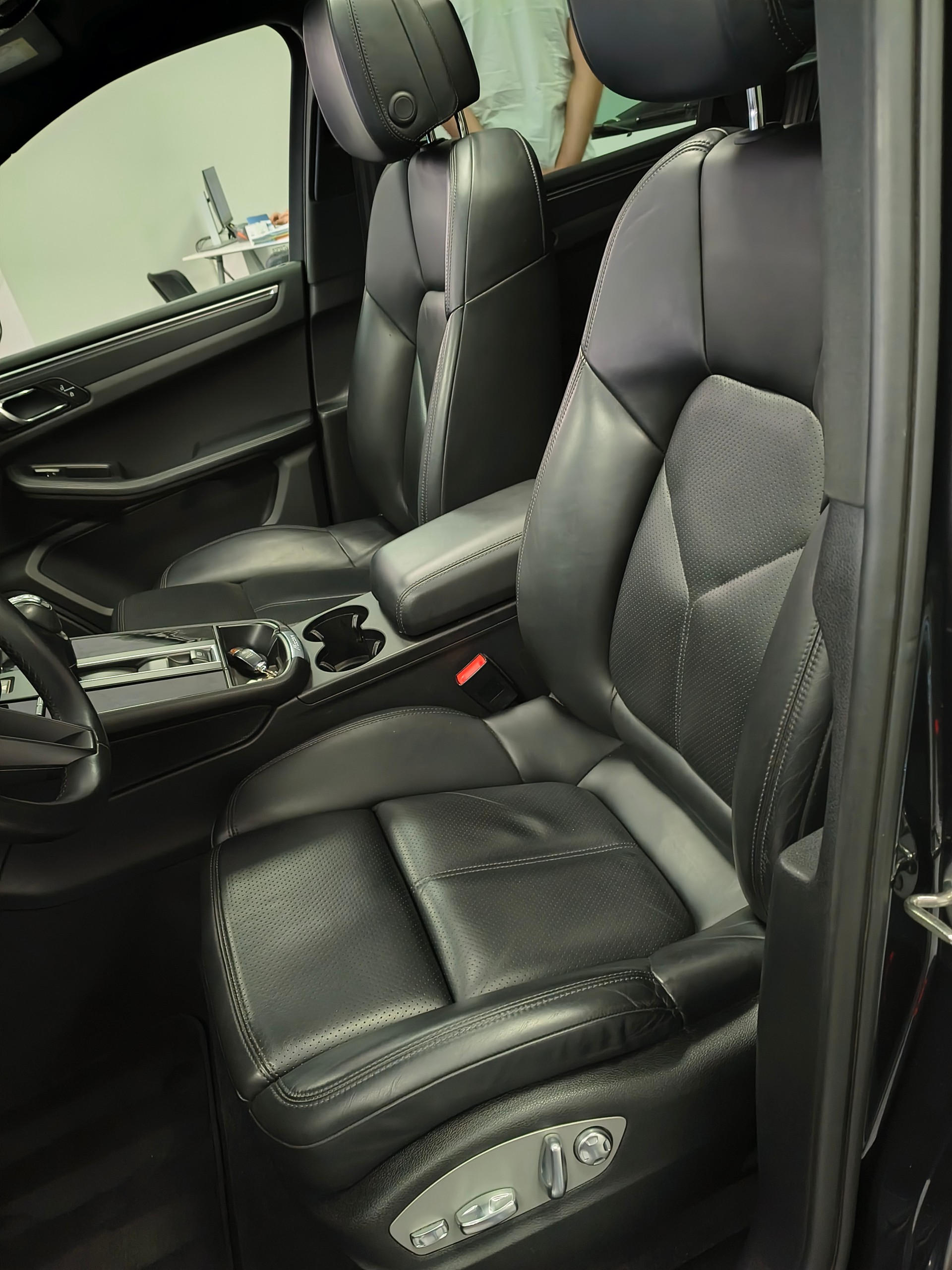 PORSCHE Macan PDK-image-10