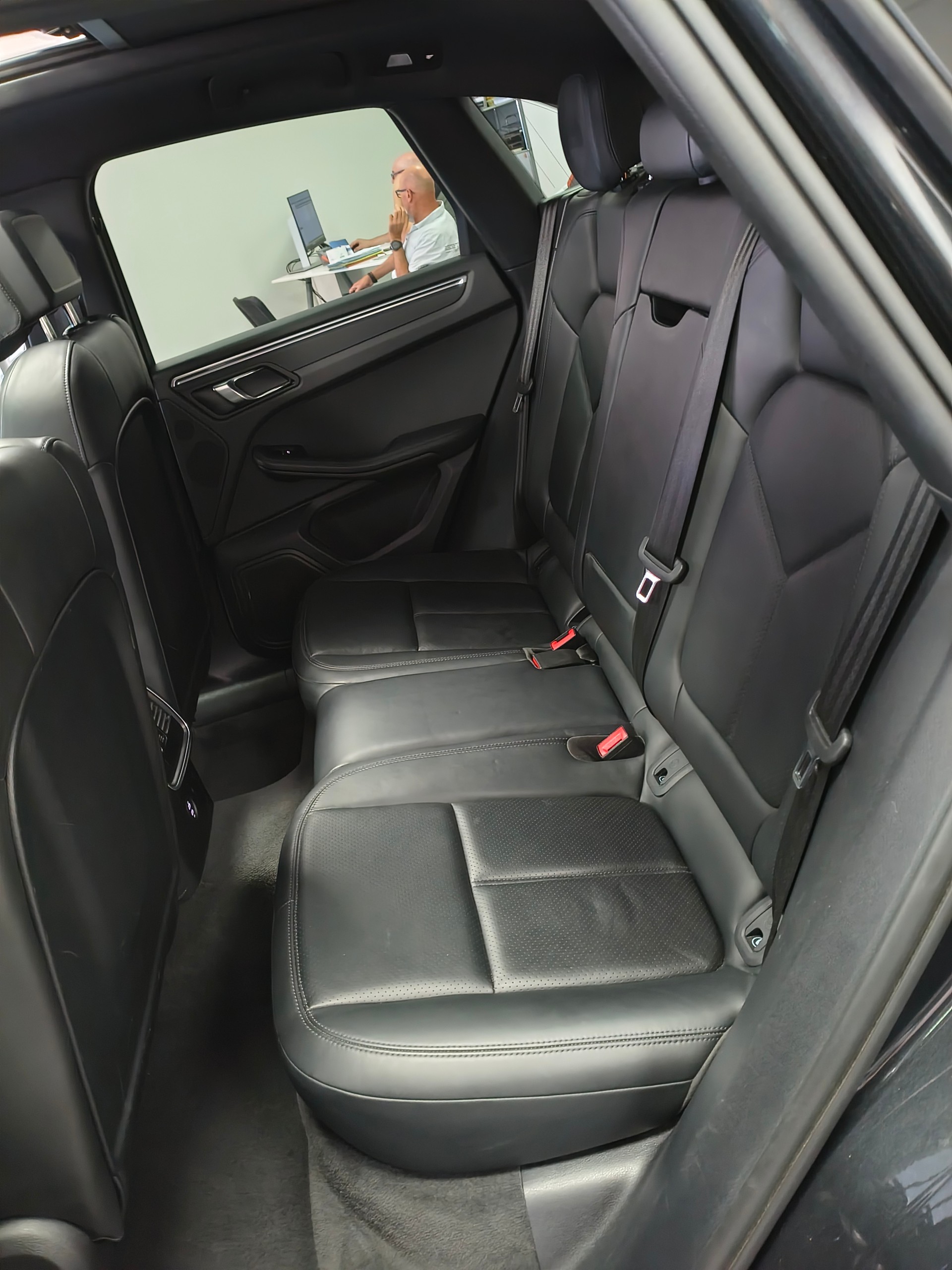 PORSCHE Macan PDK-image-12
