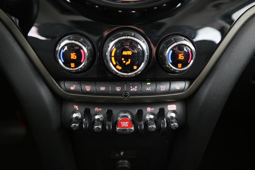MINI Countryman F60 2.0i Cooper S ALL4-image-9