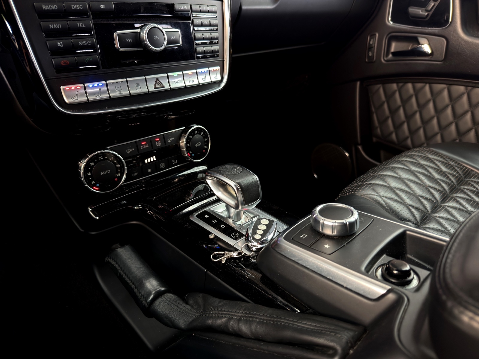 MERCEDES-BENZ G 63 AMG Automatic-image-16