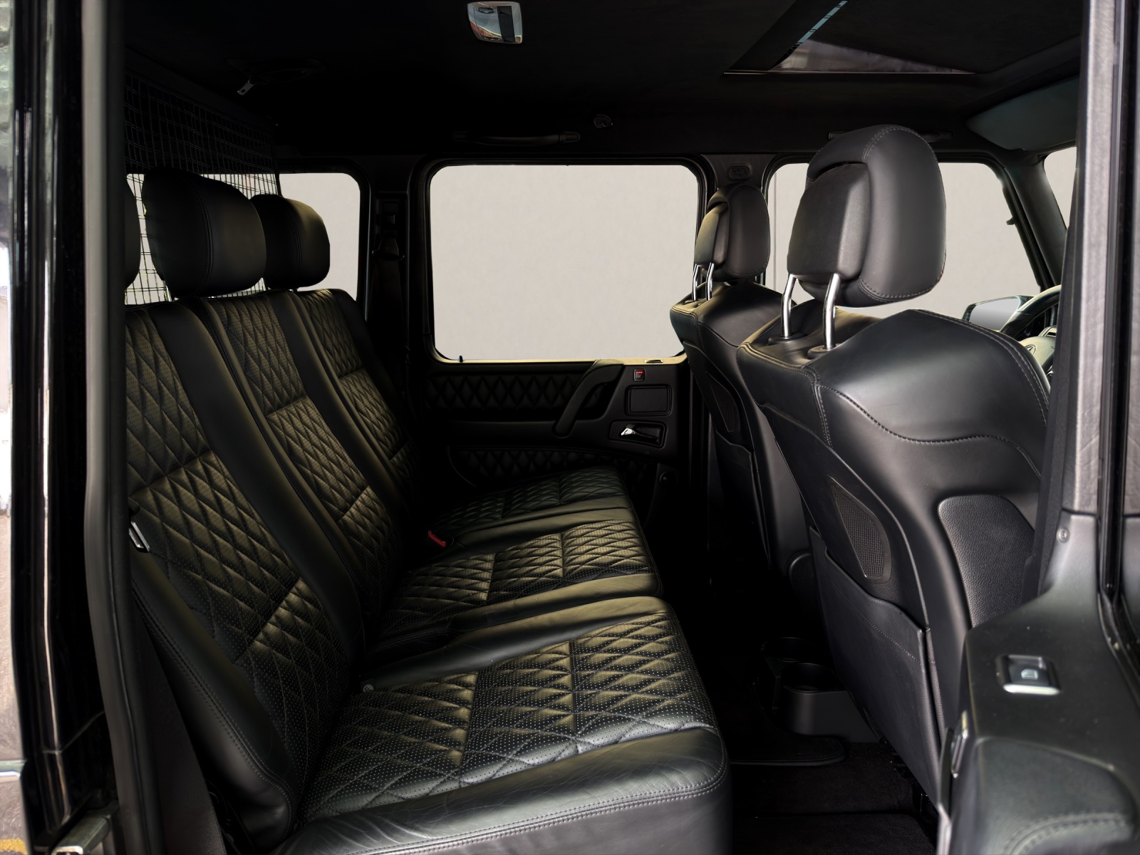 MERCEDES-BENZ G 63 AMG Automatic-image-15