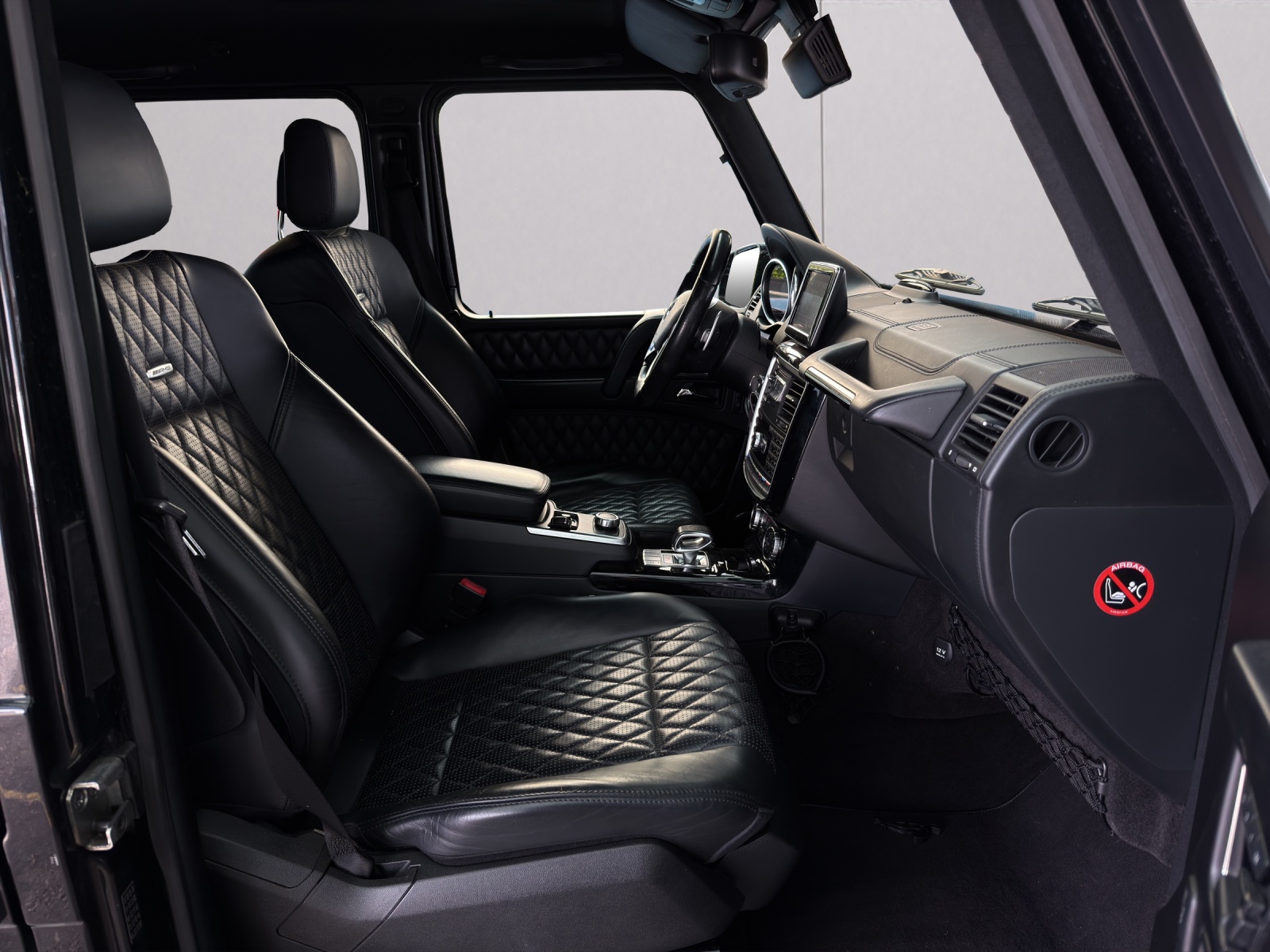 MERCEDES-BENZ G 63 AMG Automatic-image-13