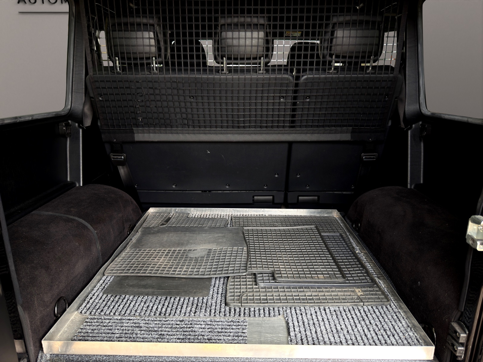 MERCEDES-BENZ G 63 AMG Automatic-image-17