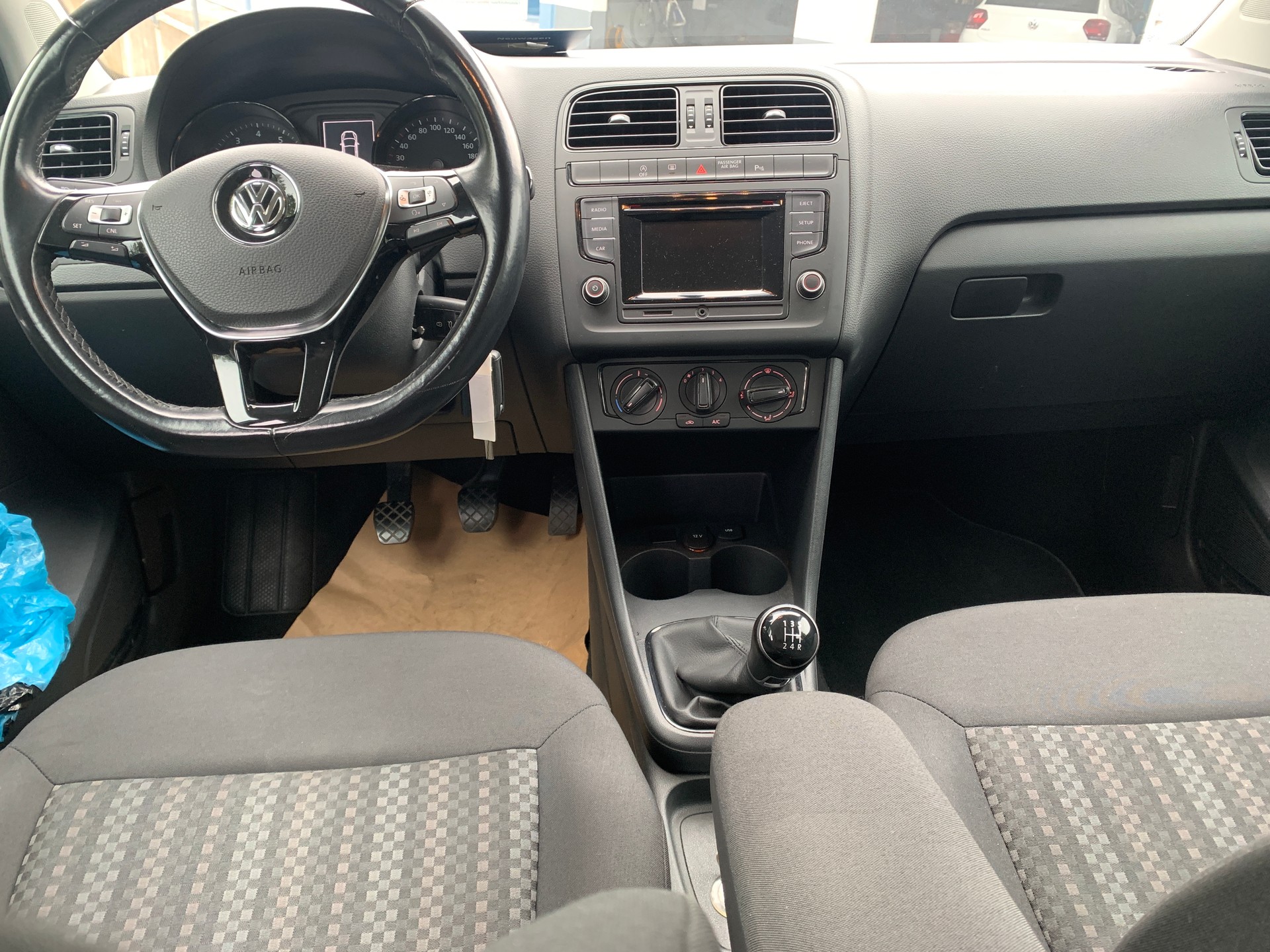 VW Polo 1.0 BMT Trendline-image-4