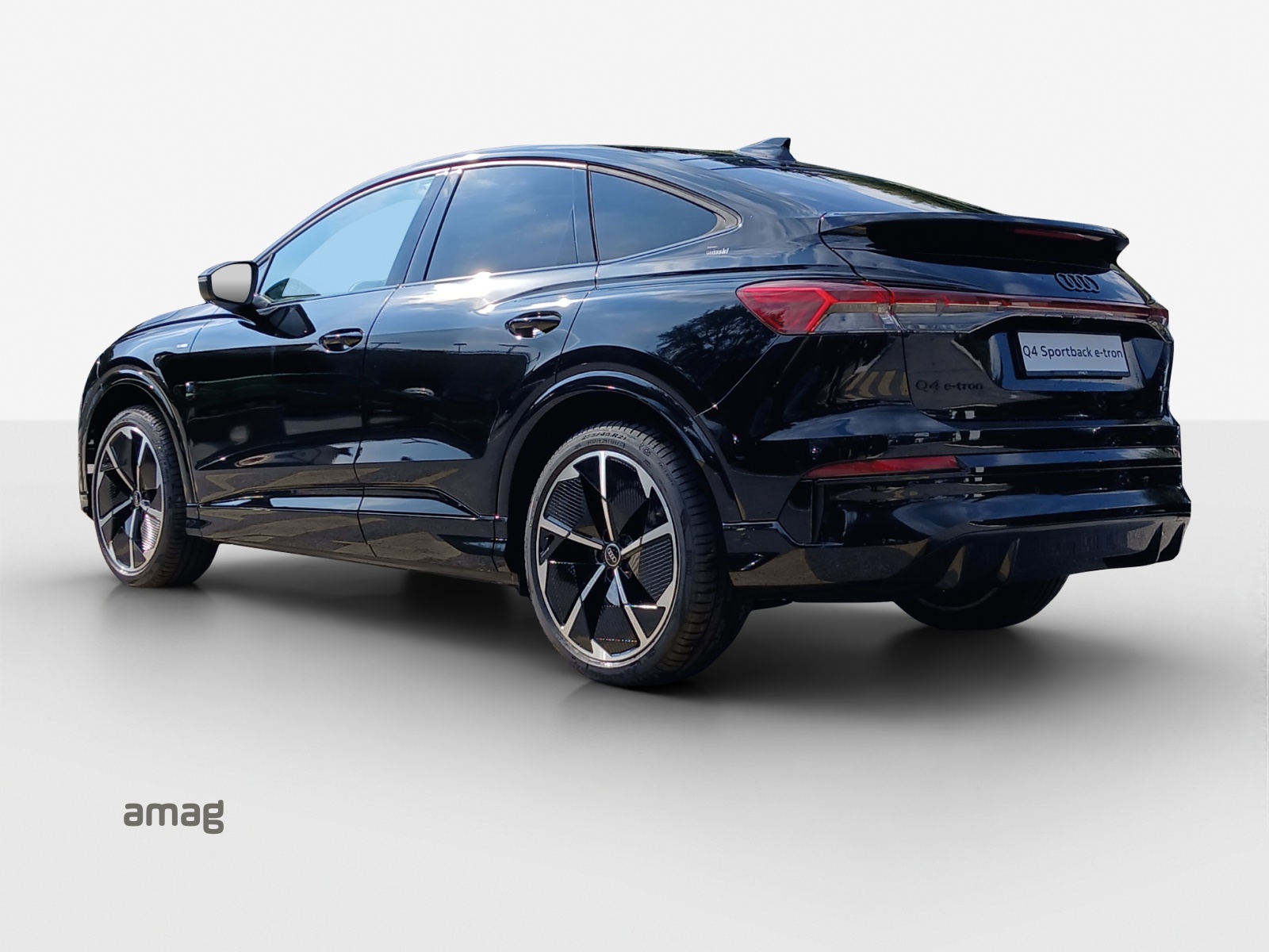 AUDI Q4 Sportback e-tron quattro performance Swiss Ski-image-2