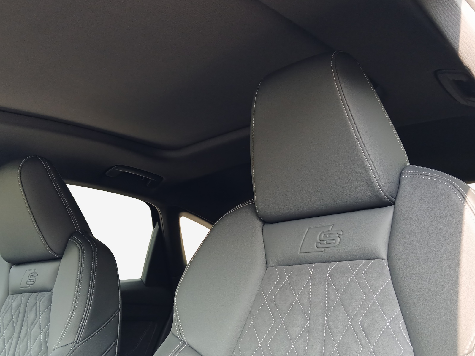AUDI Q4 Sportback e-tron quattro performance Swiss Ski-image-14