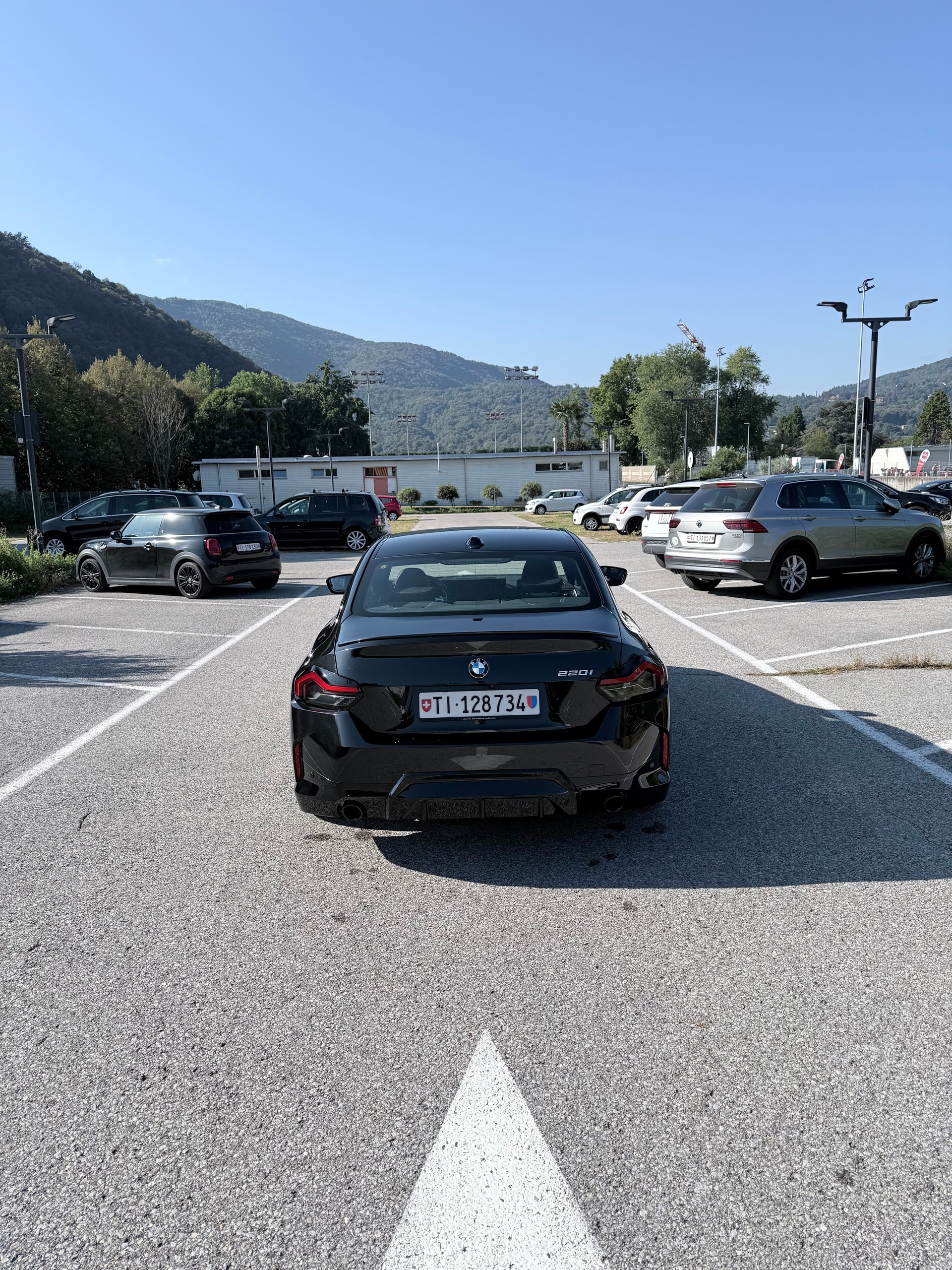 BMW 220i-image-5