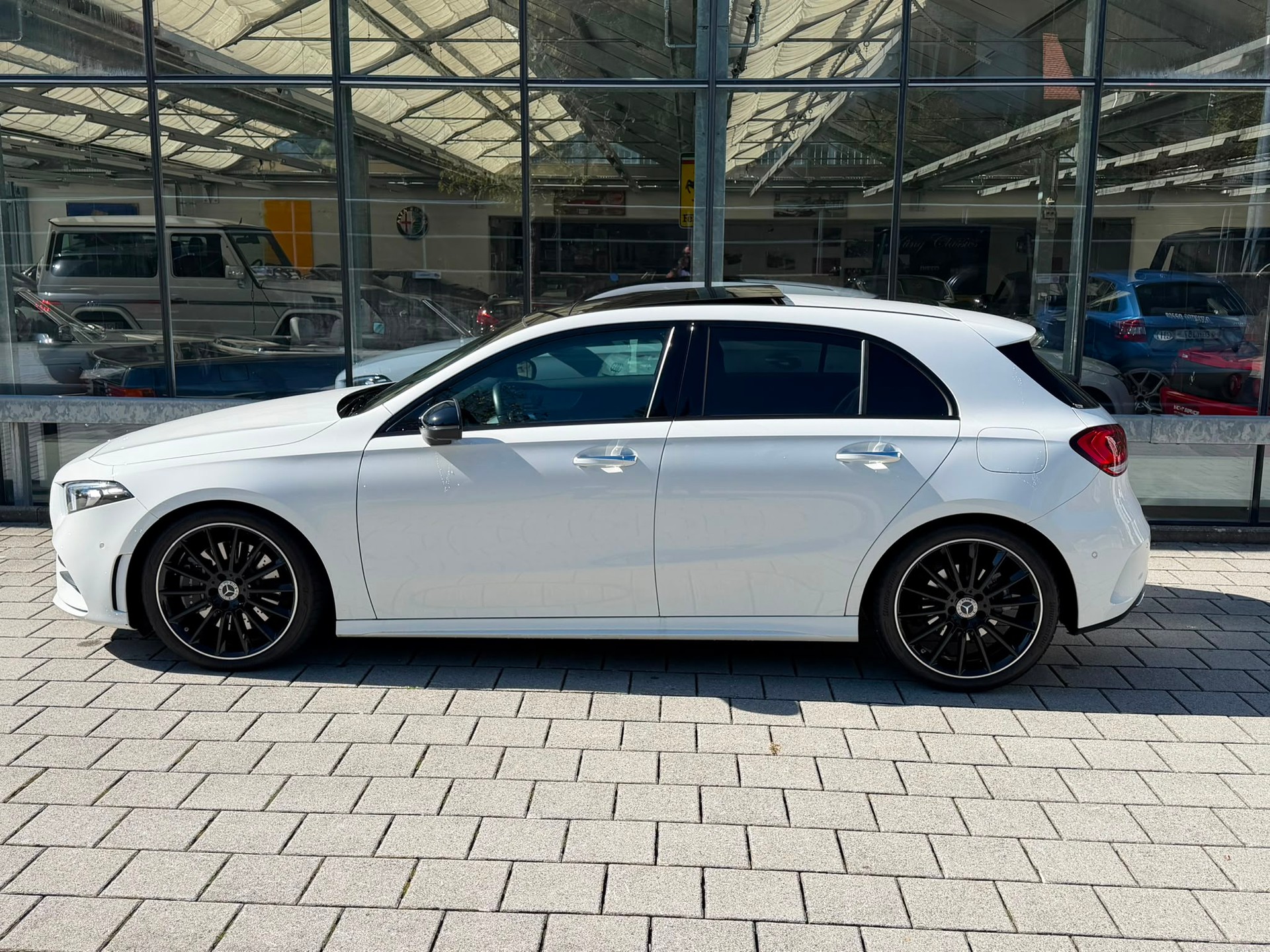 MERCEDES-BENZ A 250 4Matic AMG Line 4Matic 7G-DCT-image-2