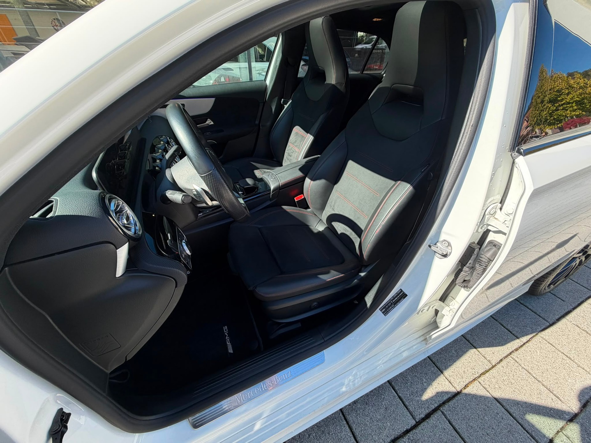 MERCEDES-BENZ A 250 4Matic AMG Line 4Matic 7G-DCT-image-7