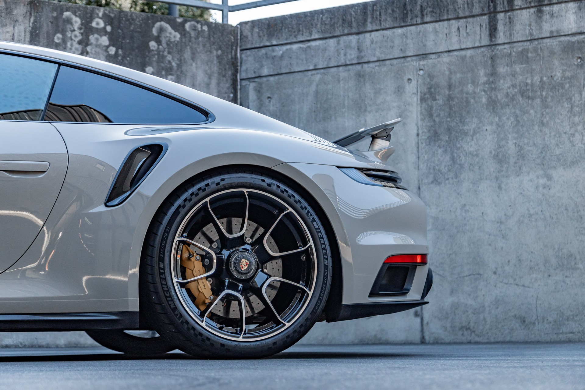 PORSCHE 911 Turbo S PDK-image-1