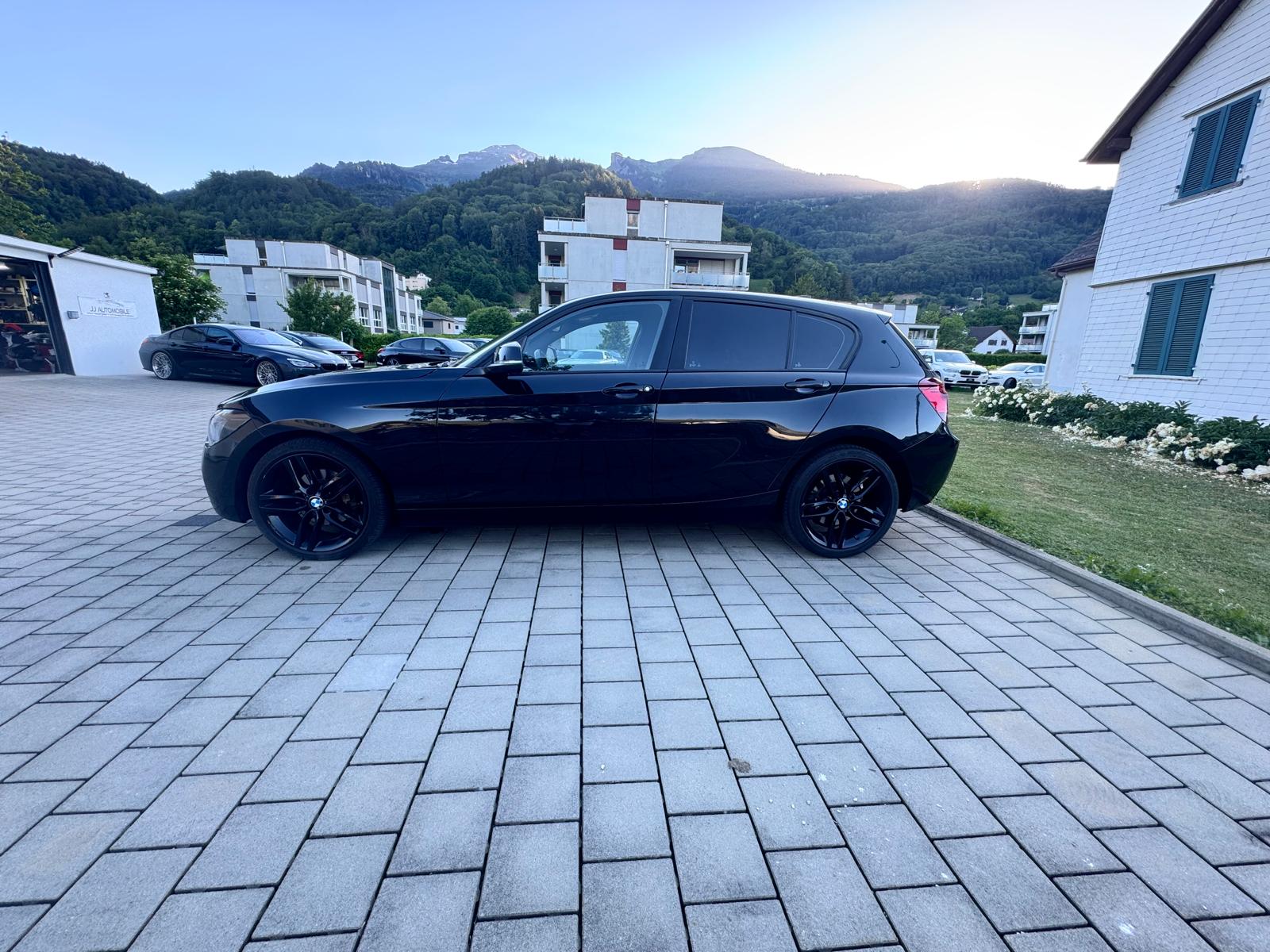 BMW 120d Sport Line Steptronic-image-3