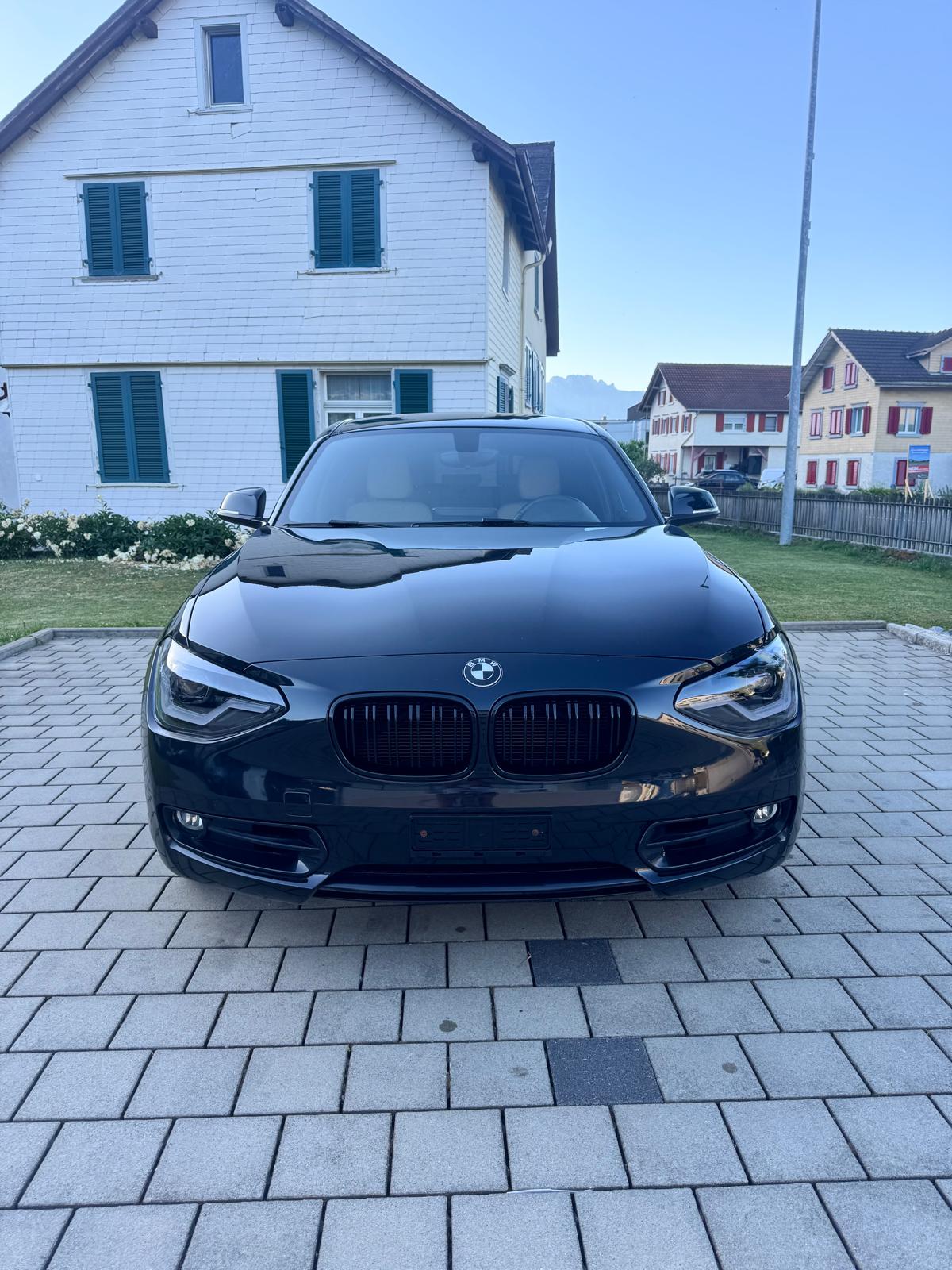 BMW 120d Sport Line Steptronic-image-1