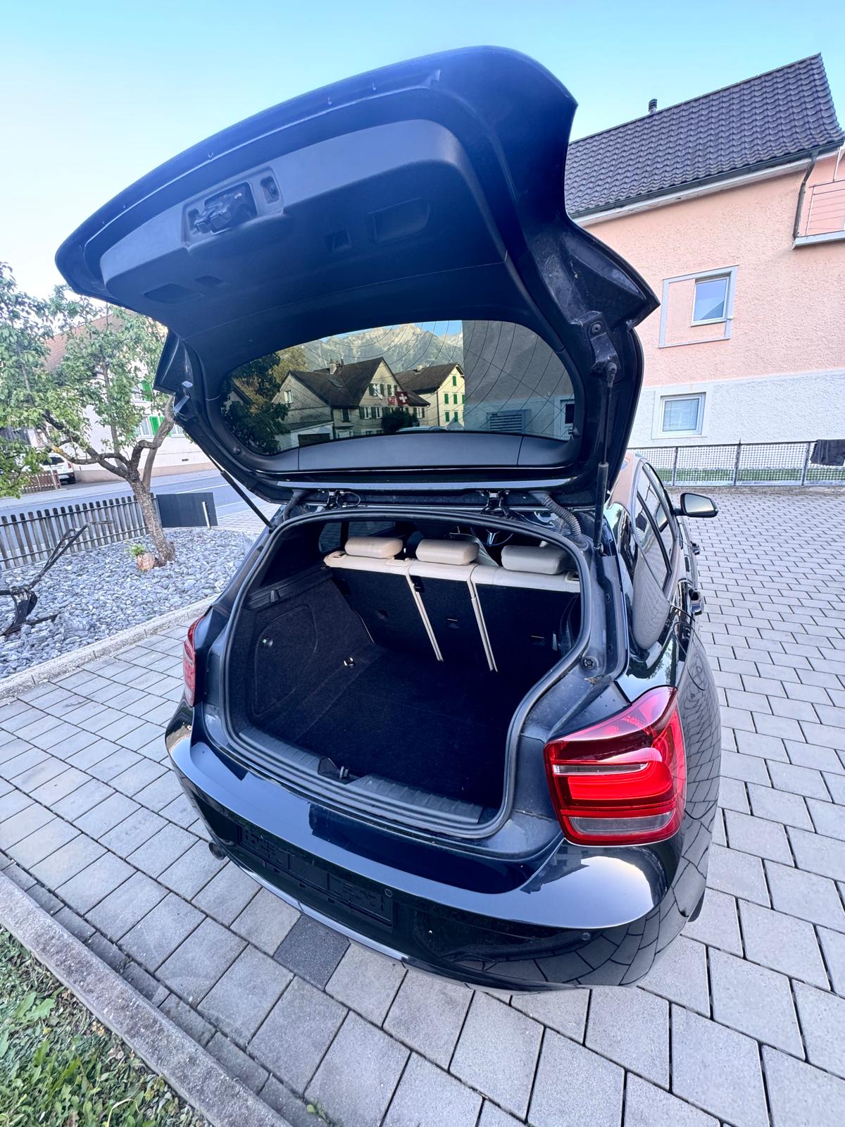 BMW 120d Sport Line Steptronic-image-11