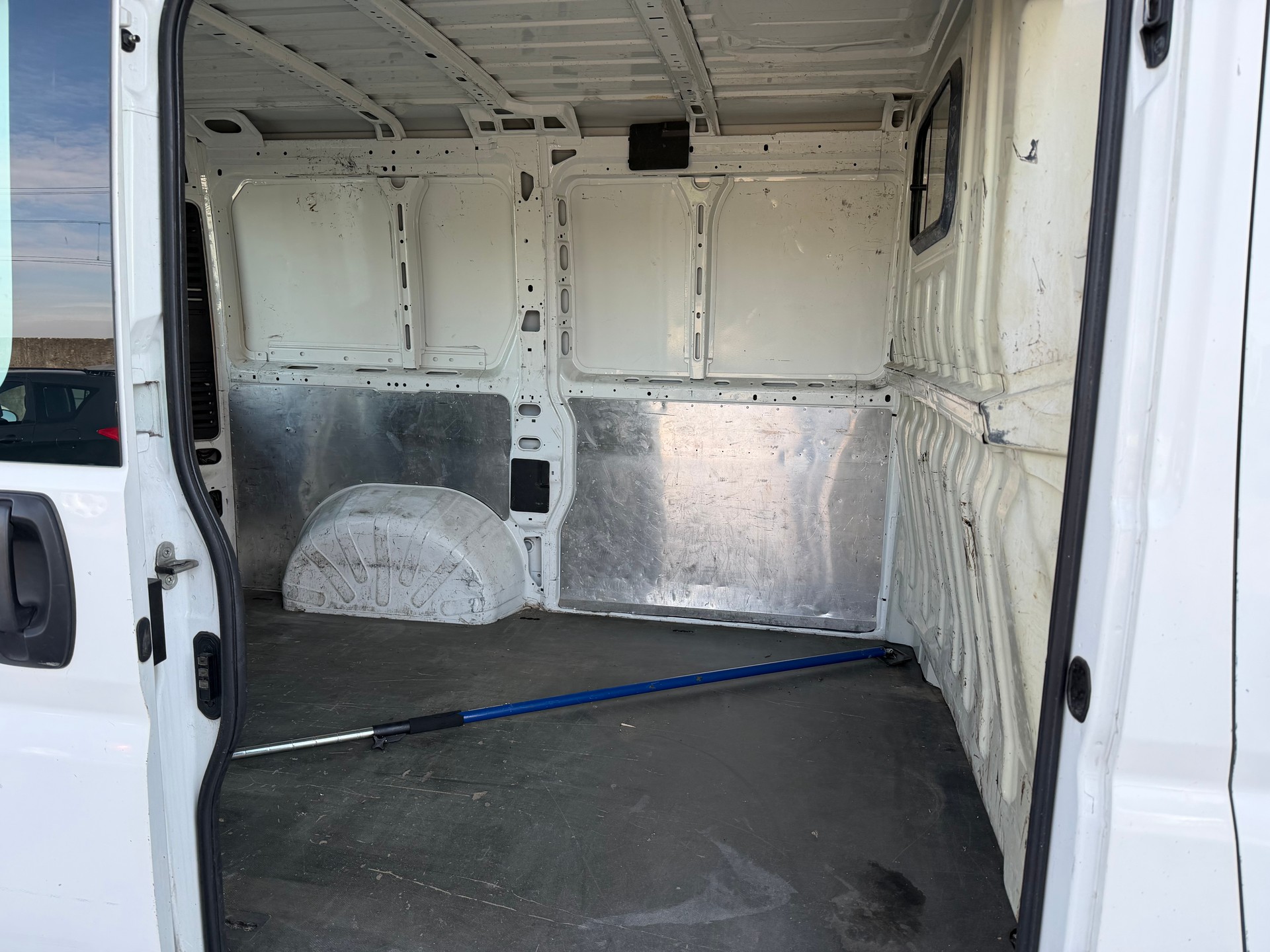 CITROEN Jumper 30 2.0 BlueHDi 110 Attraction L1H1-image-12